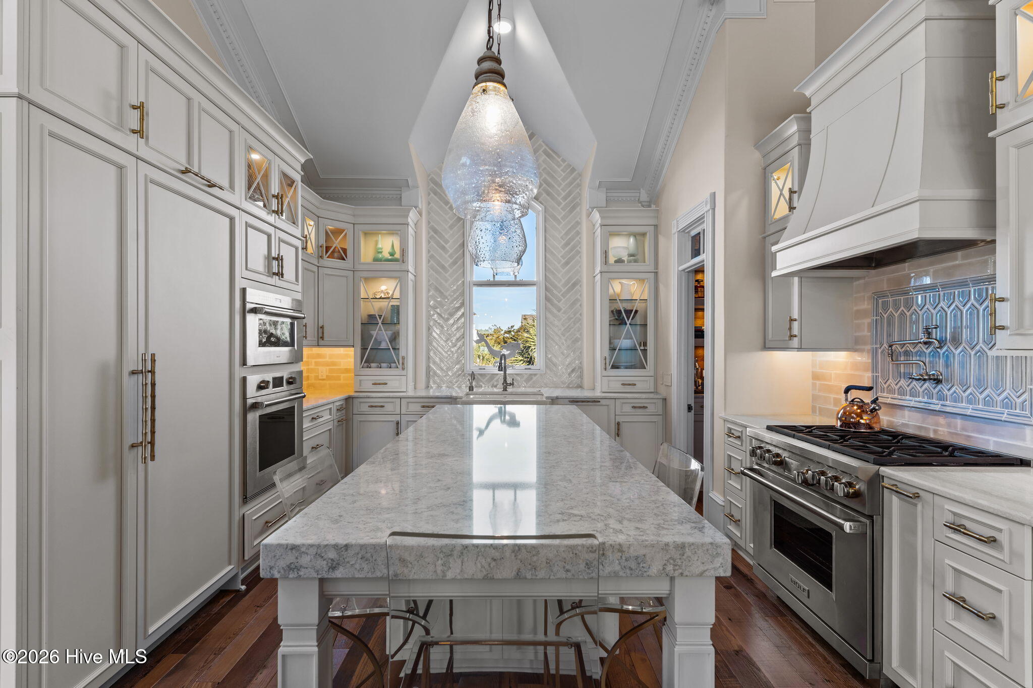 100552689 | Photo 29