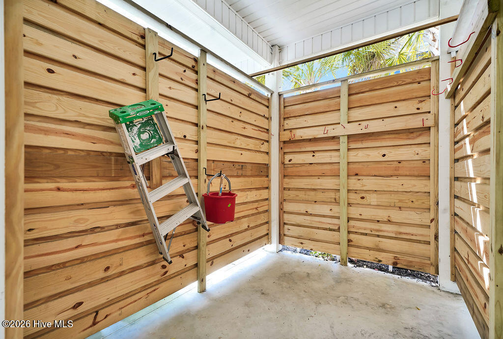 100561148 | Photo 46