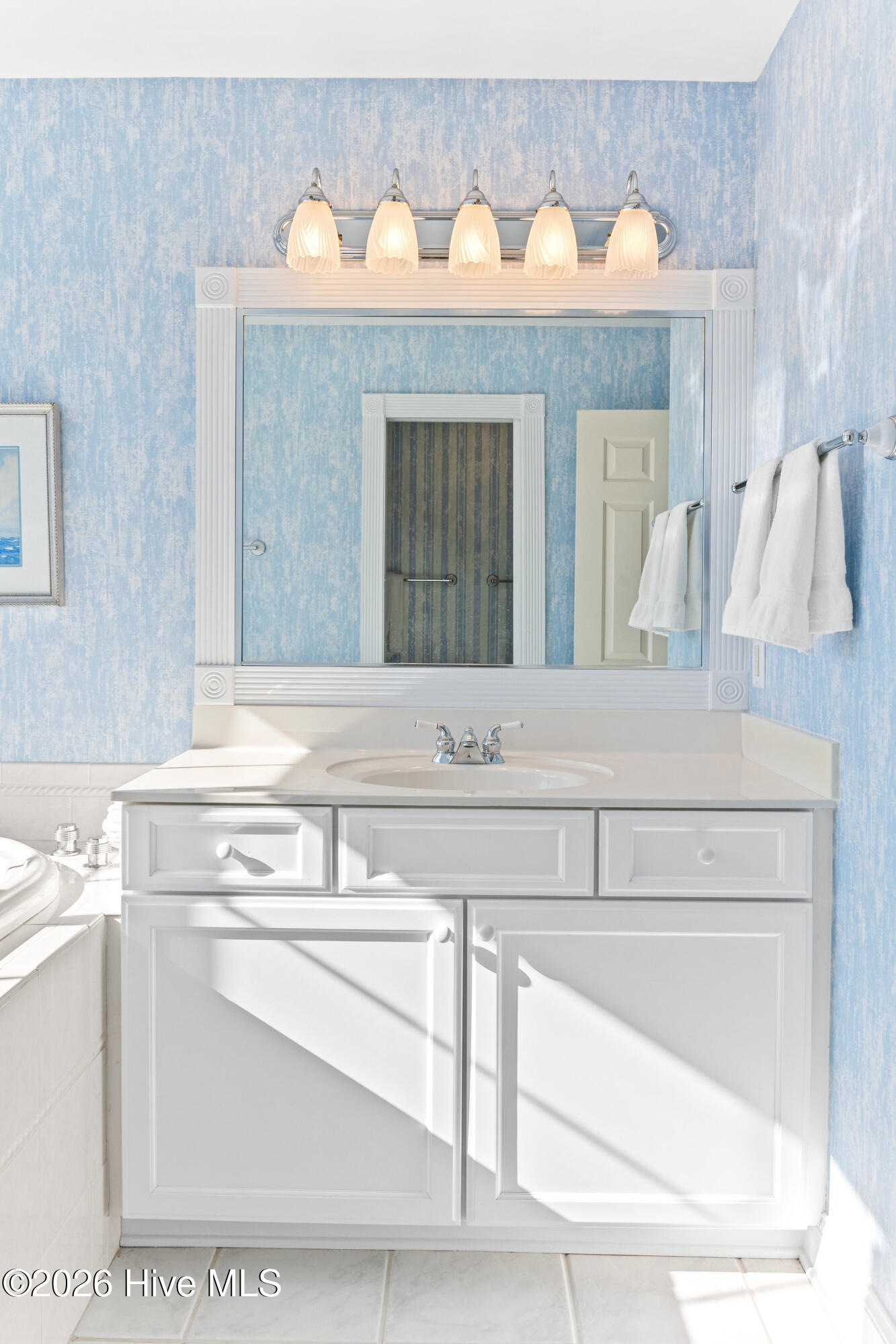 100558042 | Photo 54