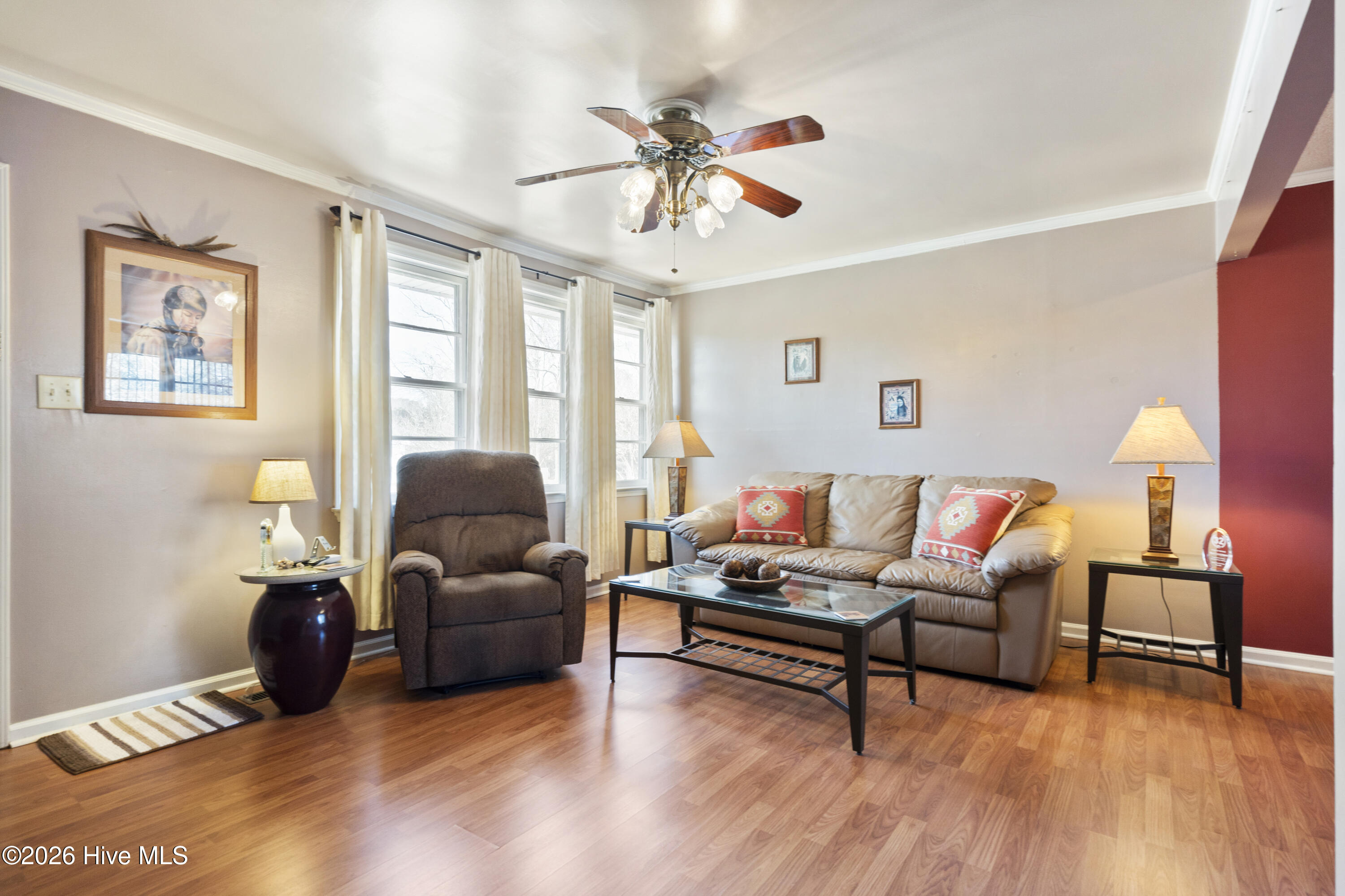 100549971 | Photo 13