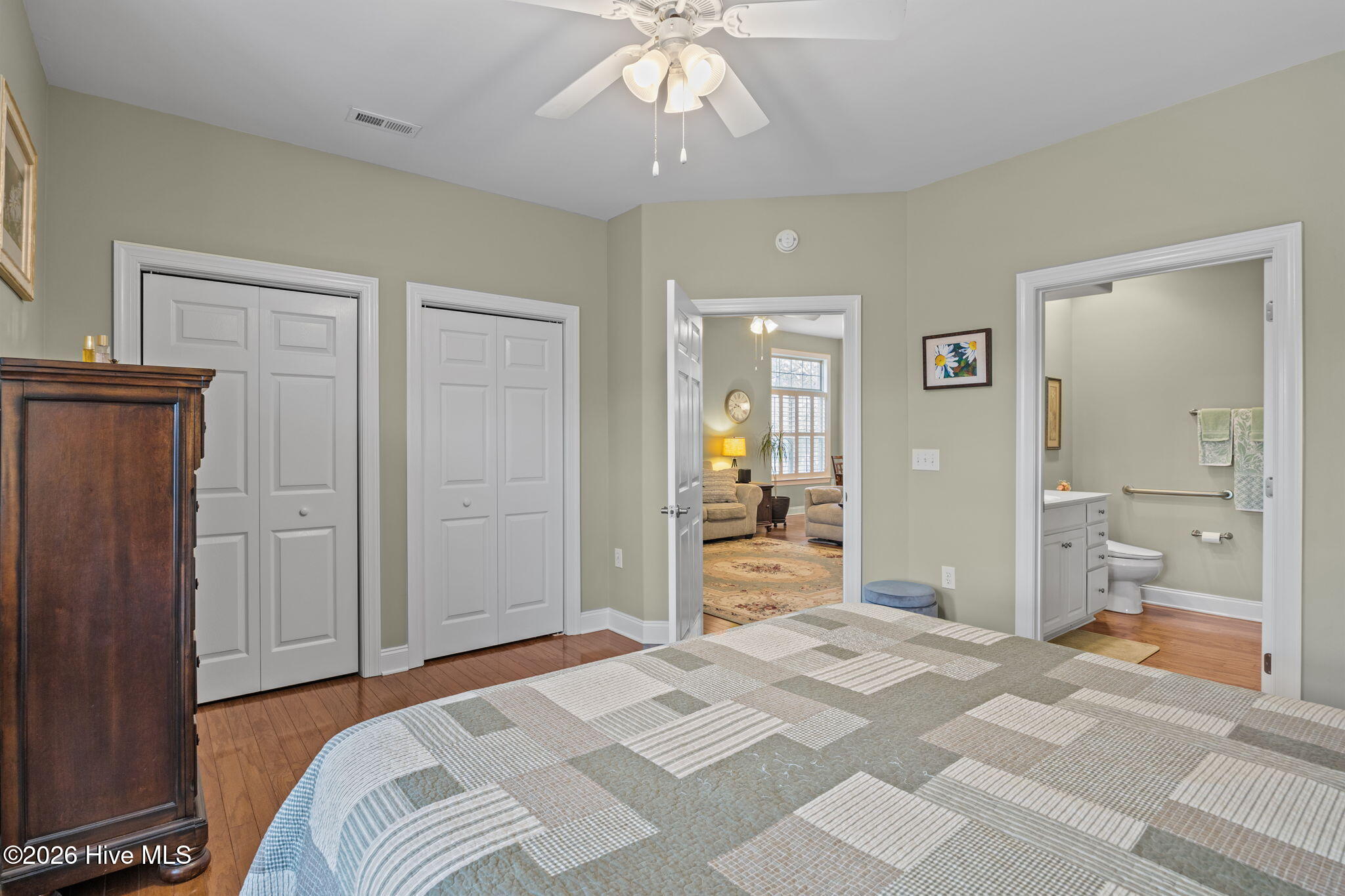 100560017 | Photo 20