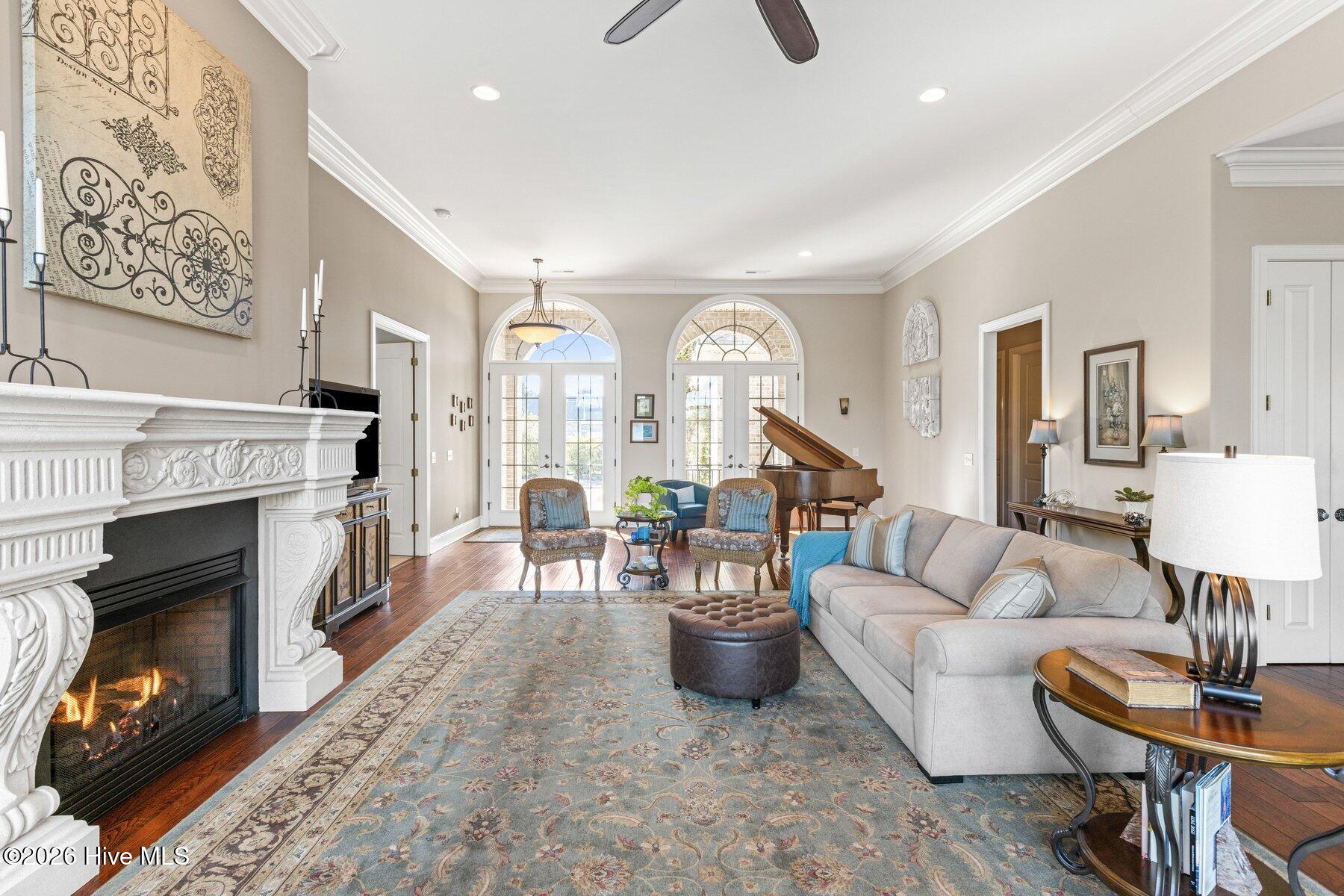 100555676 | Photo 16