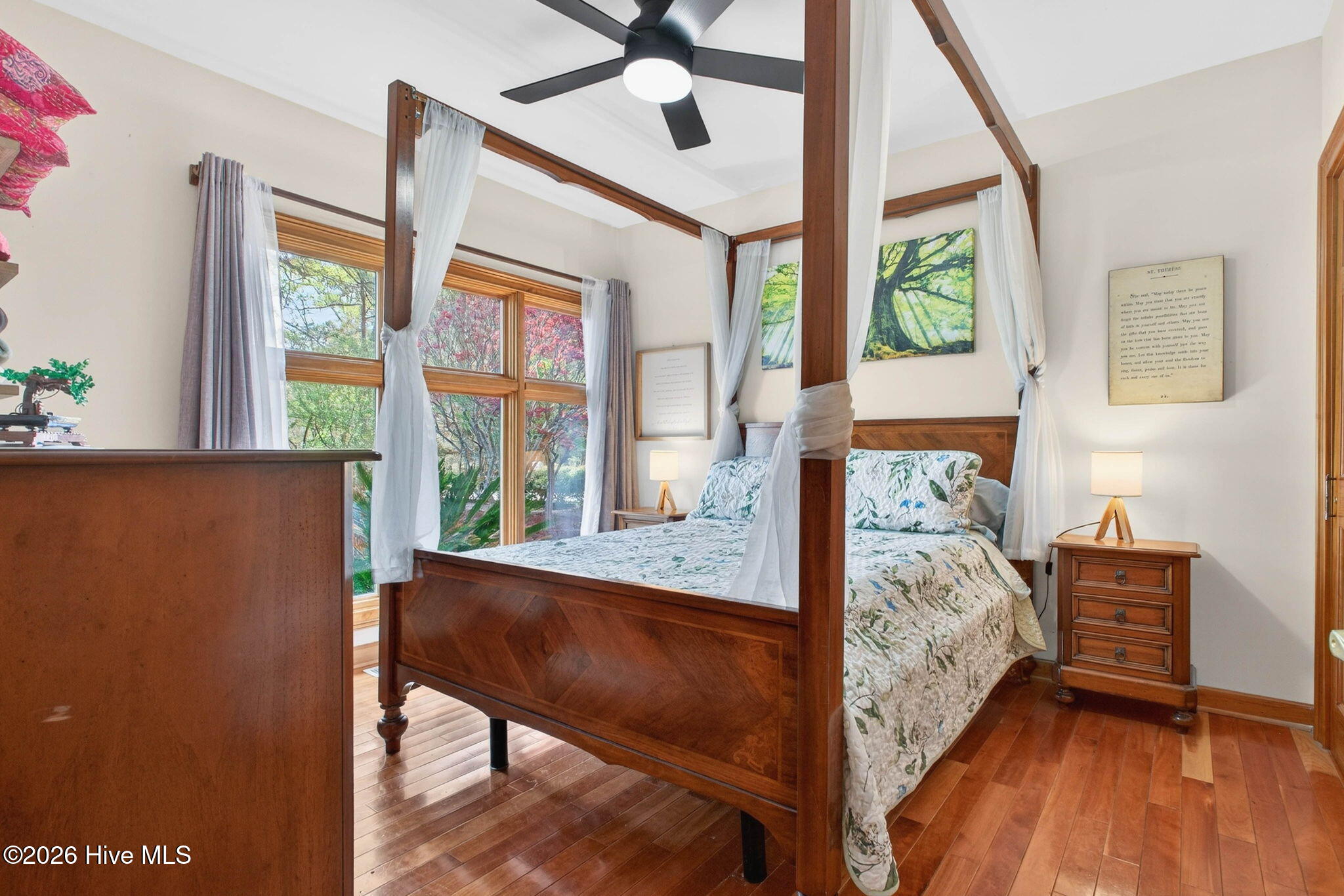 100564885 | Photo 45