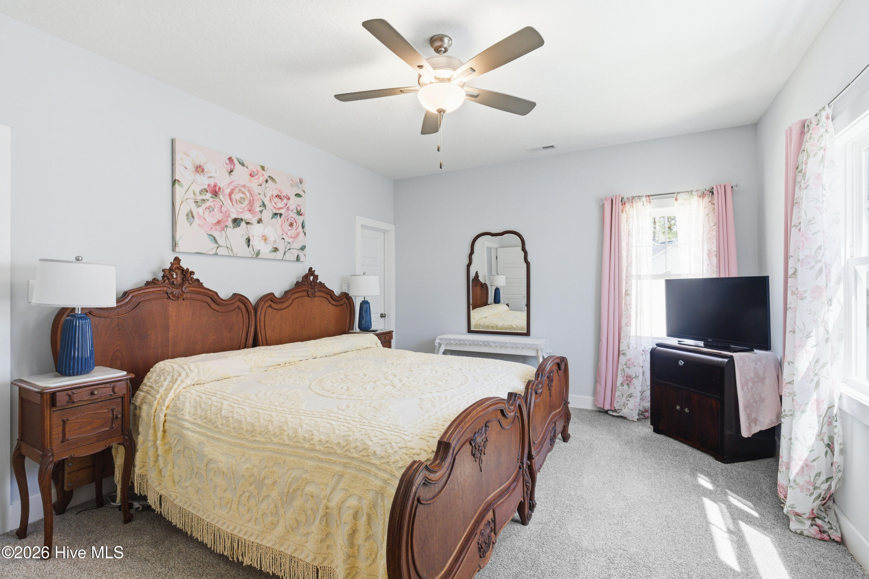 100563821 | Photo 28