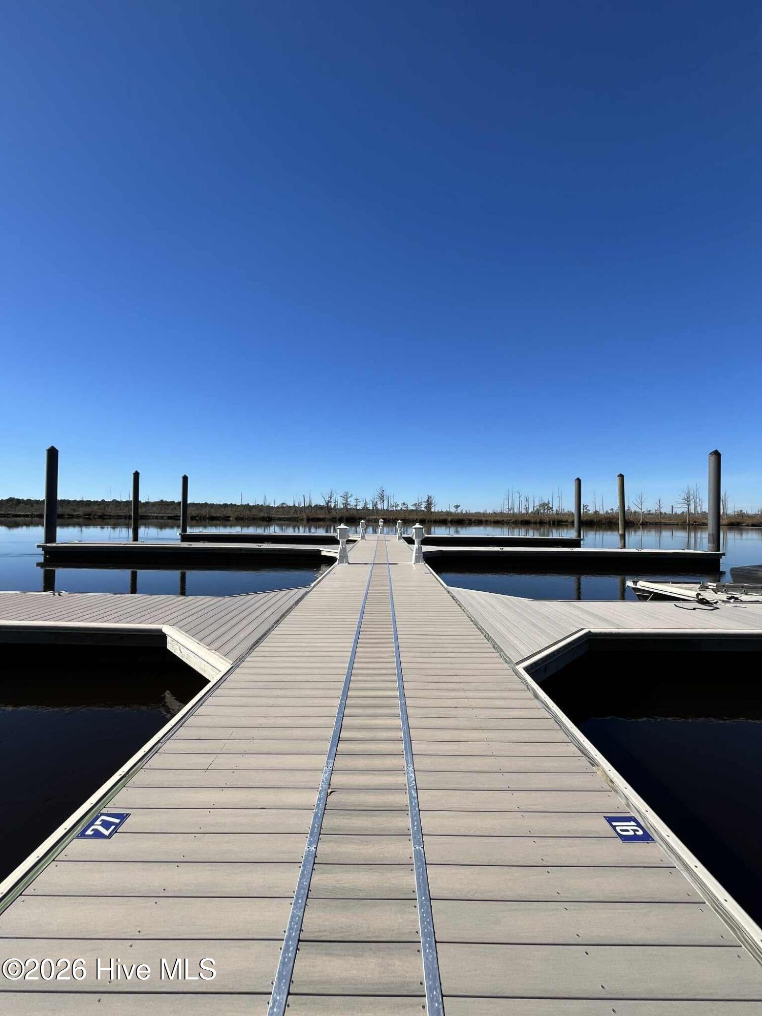 100548611 | Photo 38