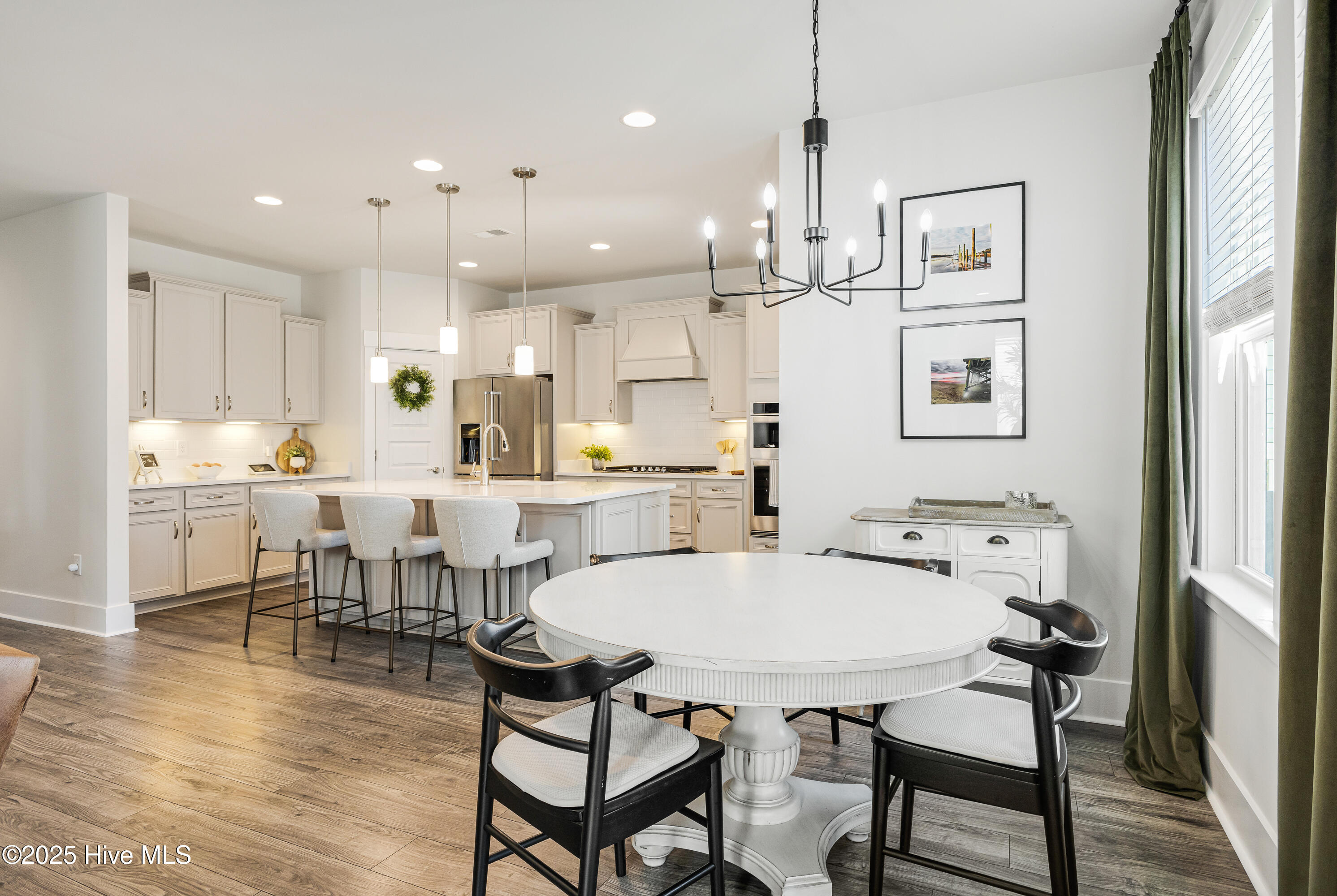 100489867 | Photo 13