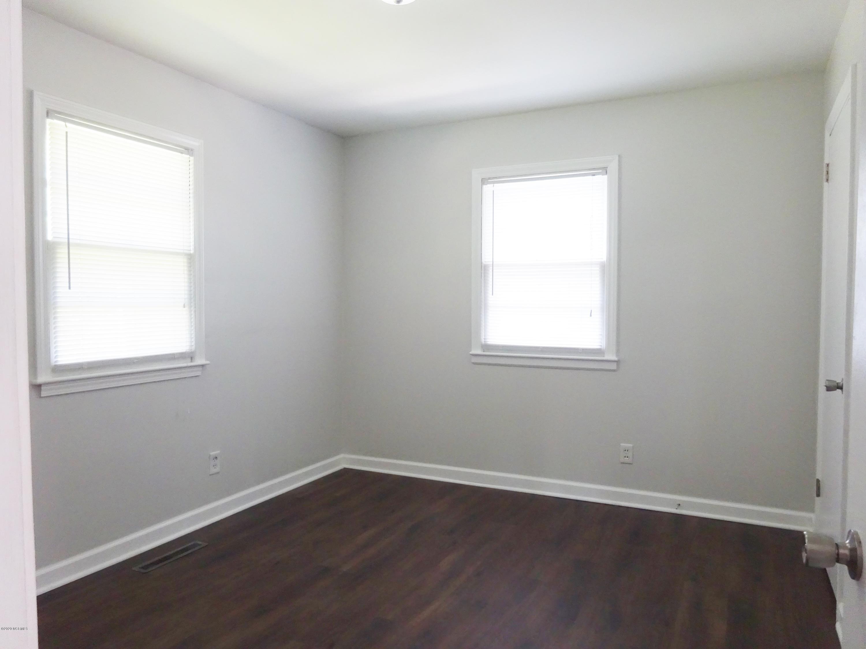 100558565 | Photo 11