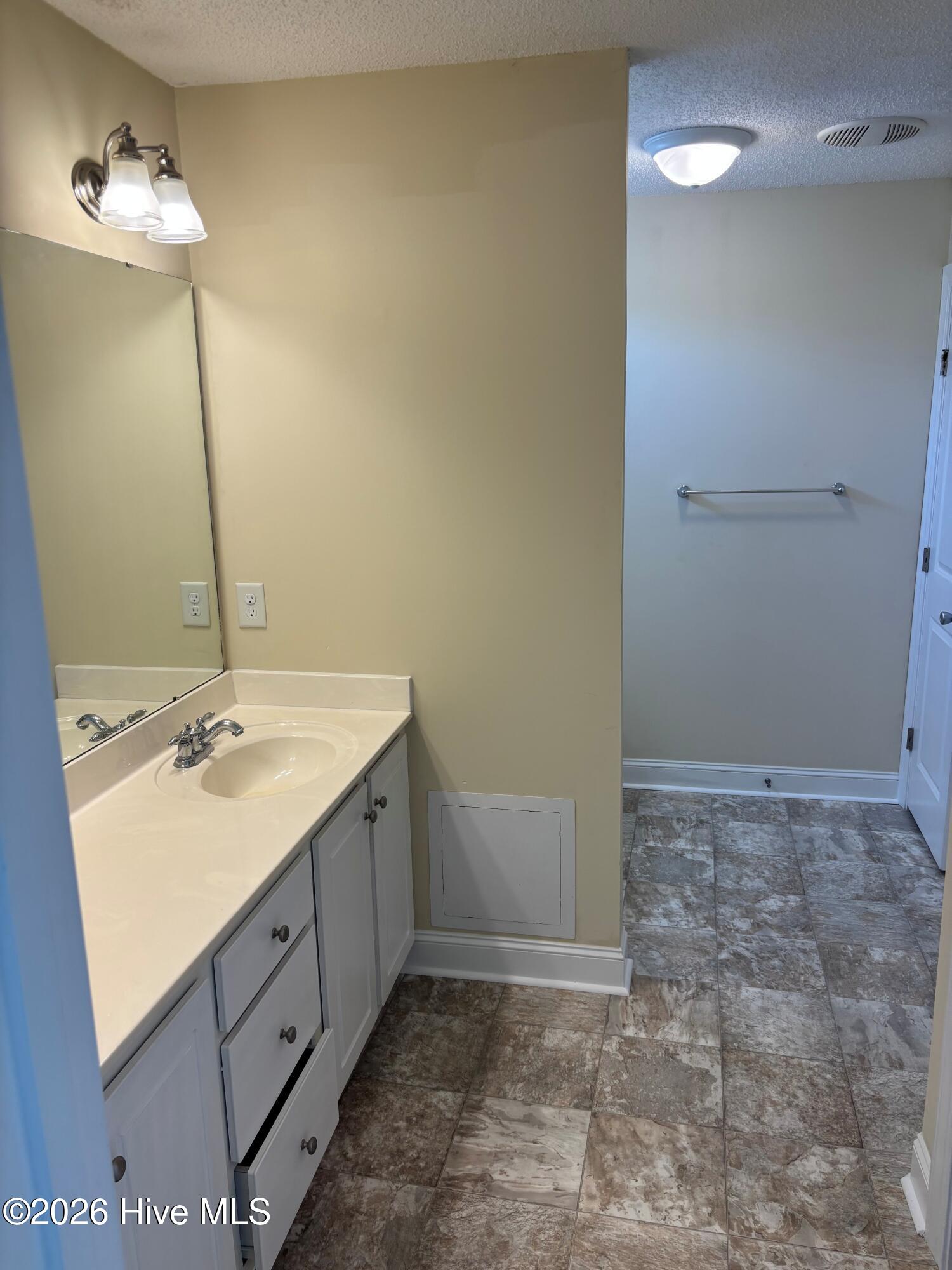 2321 Saddleback Drive UNIT B, Winterville, NC, 28590