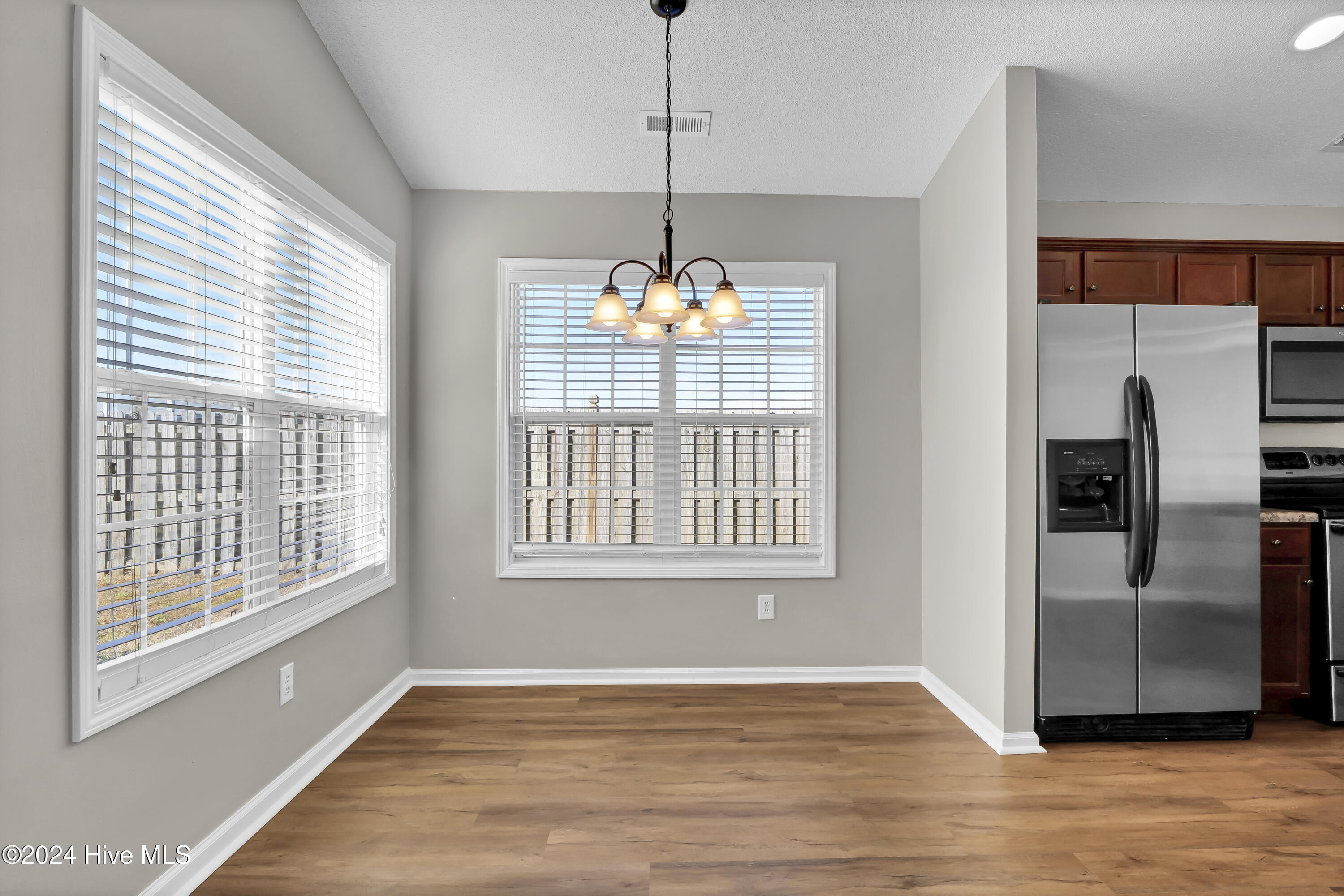 100565199 | Photo 13