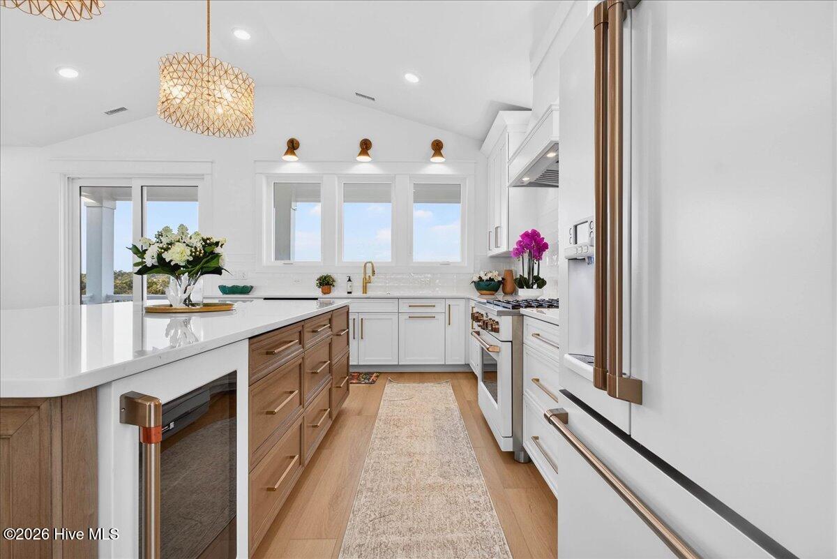 100543299 | Photo 39