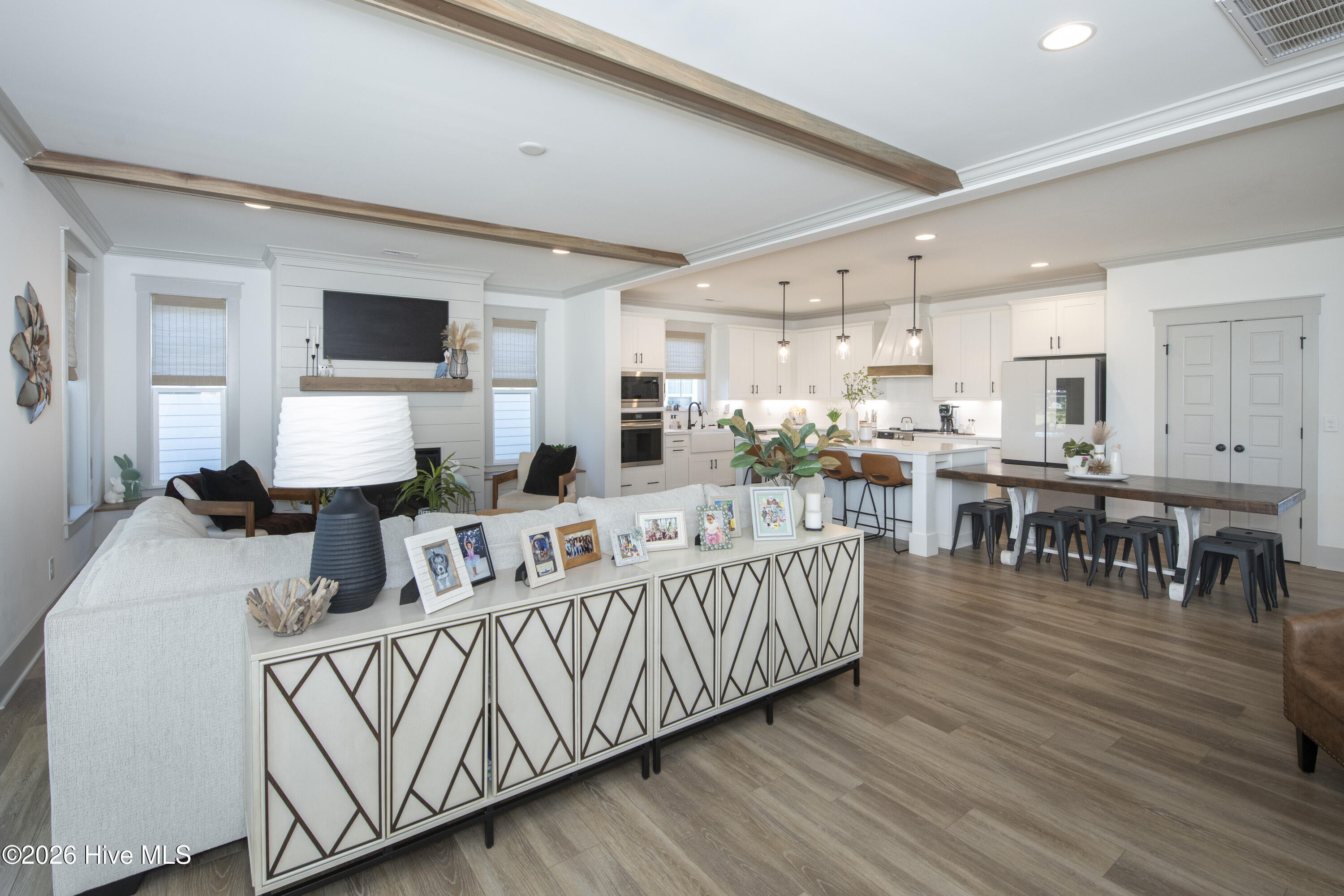 100563694 | Photo 25