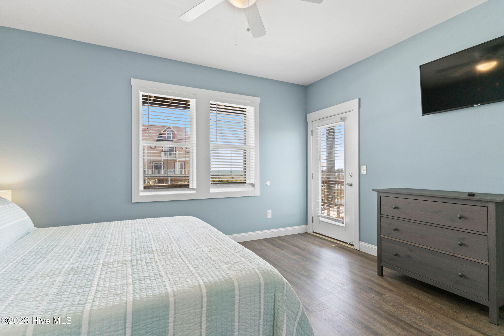 100558415 | Photo 12