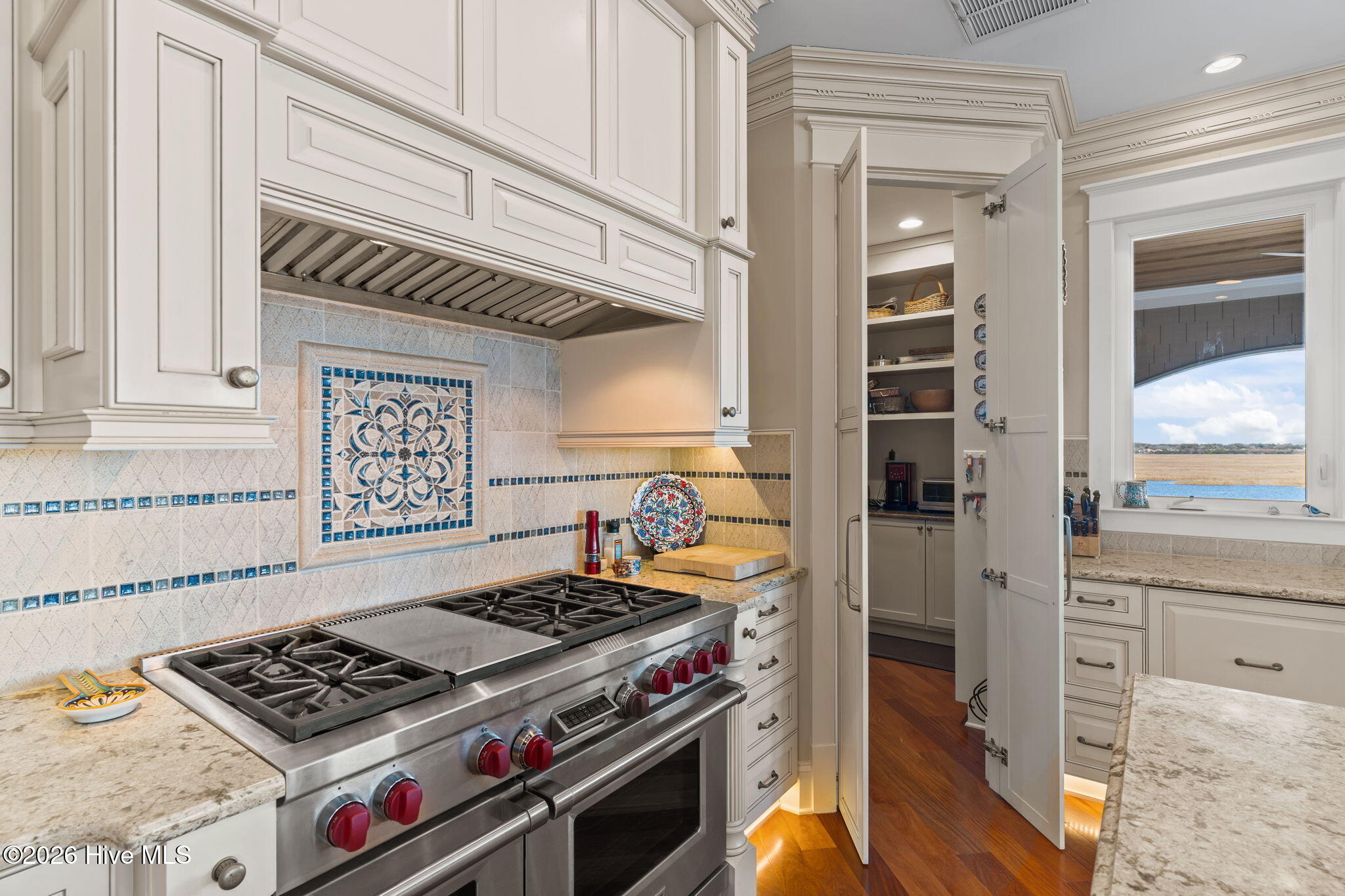 100554777 | Photo 25