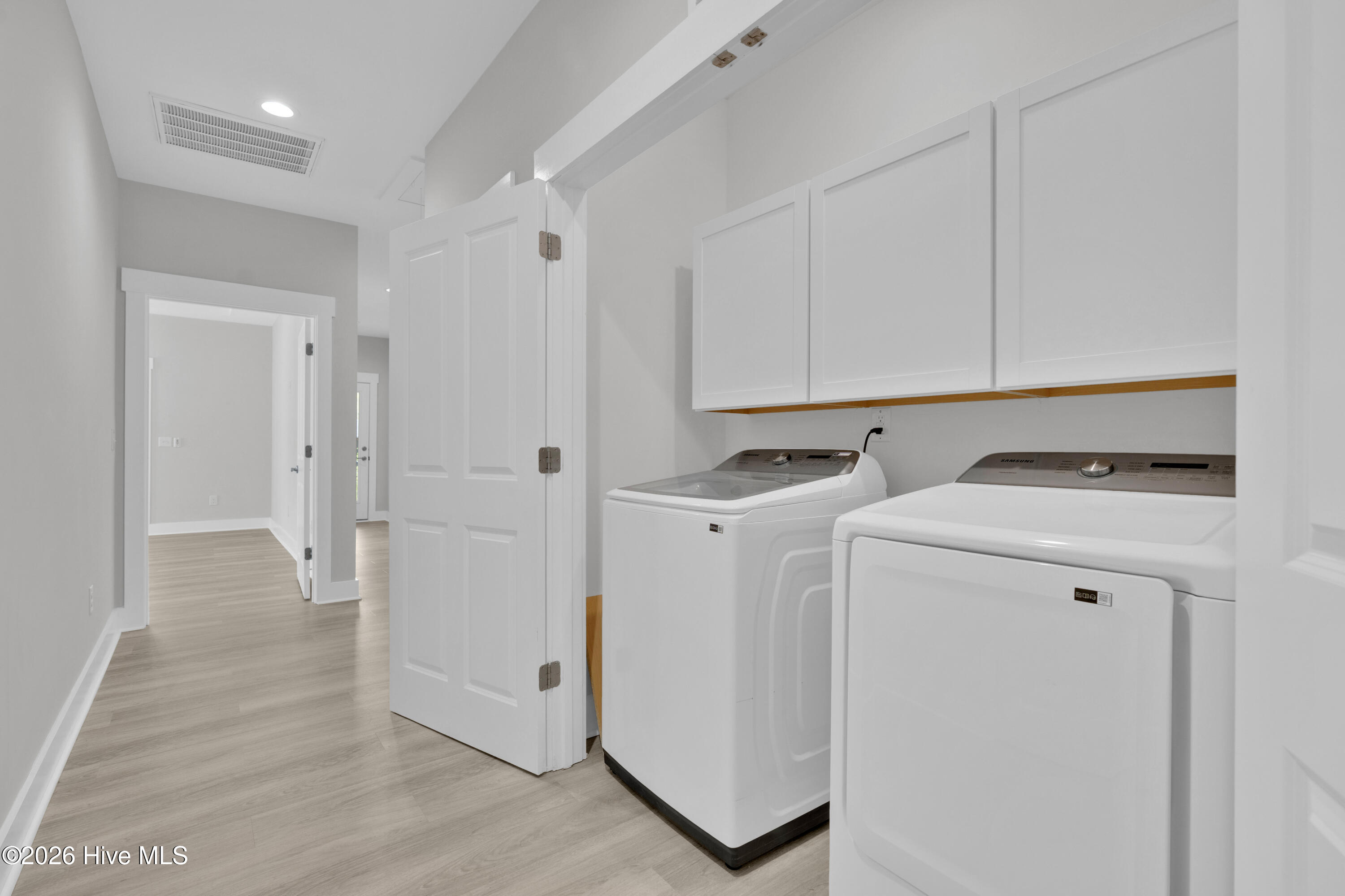 100565490 | Photo 14