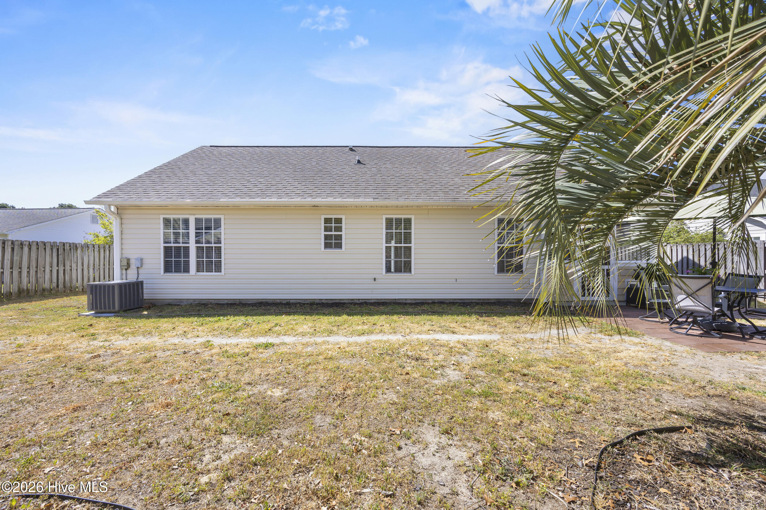 100565263 | Photo 36