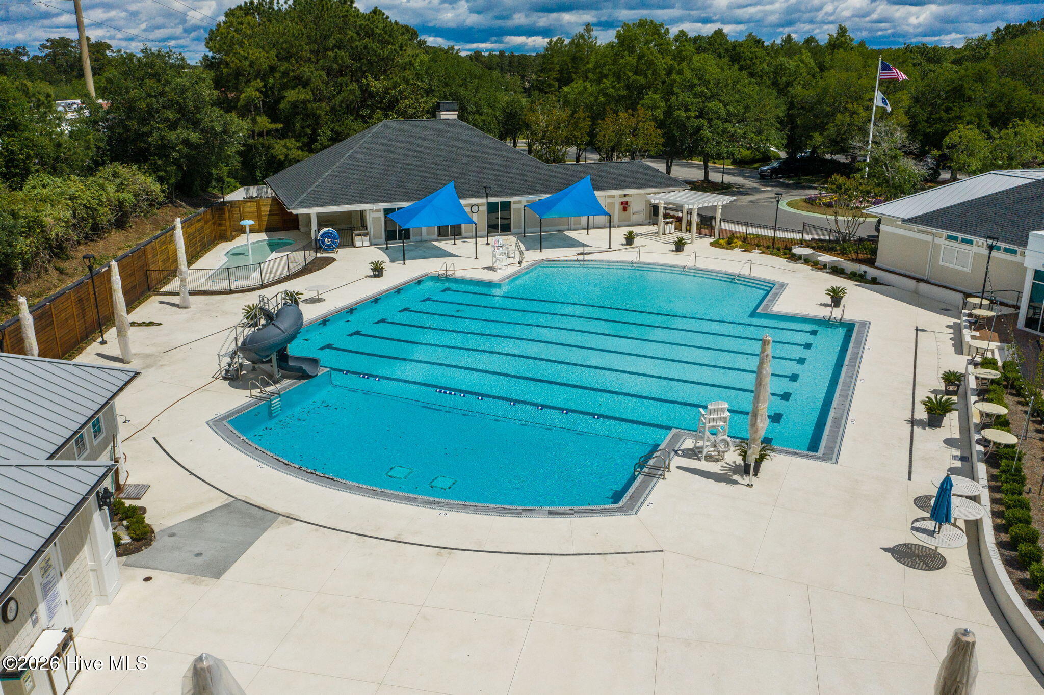 100559704 | Photo 42