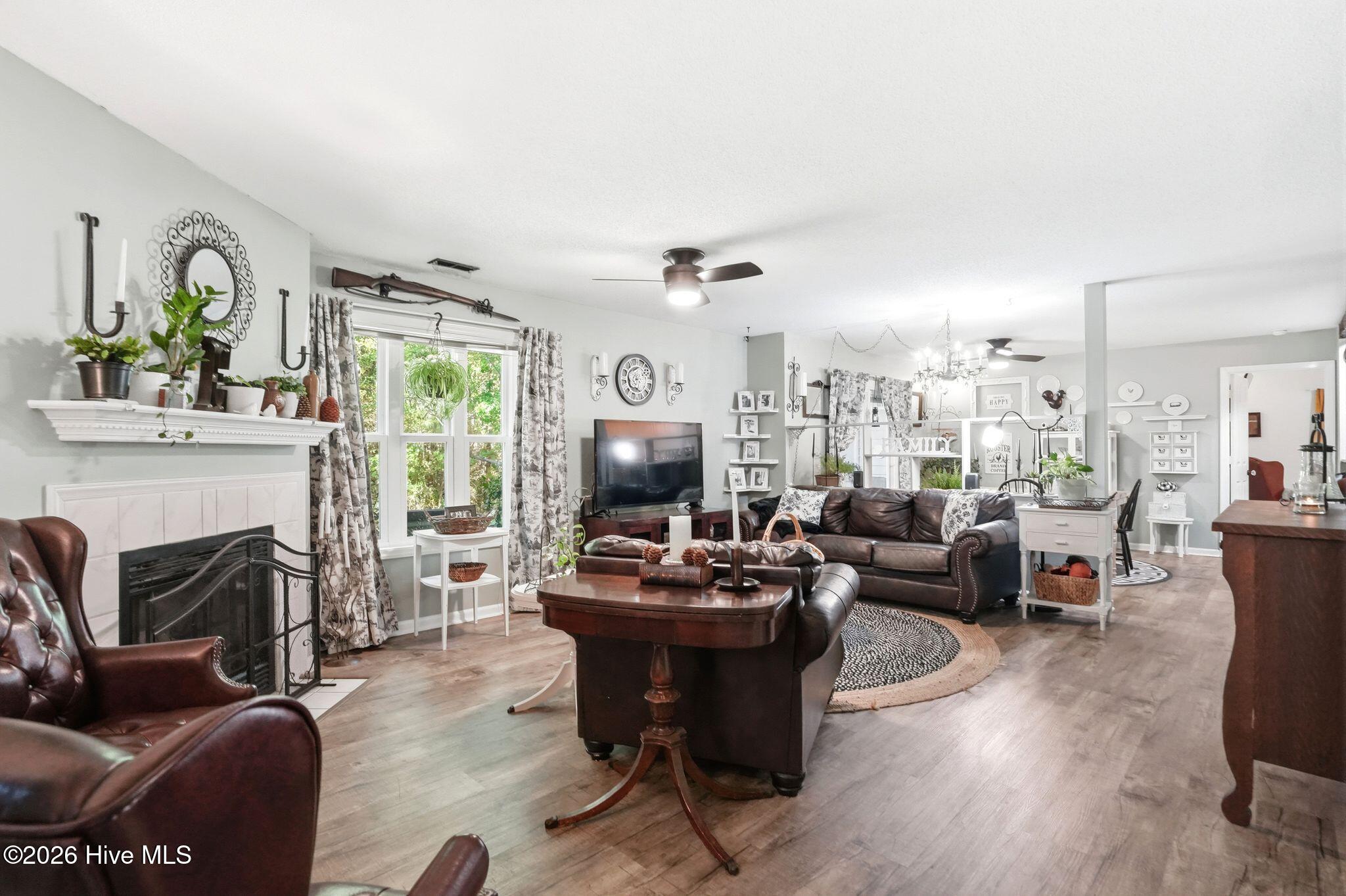 100566564 | Photo 11