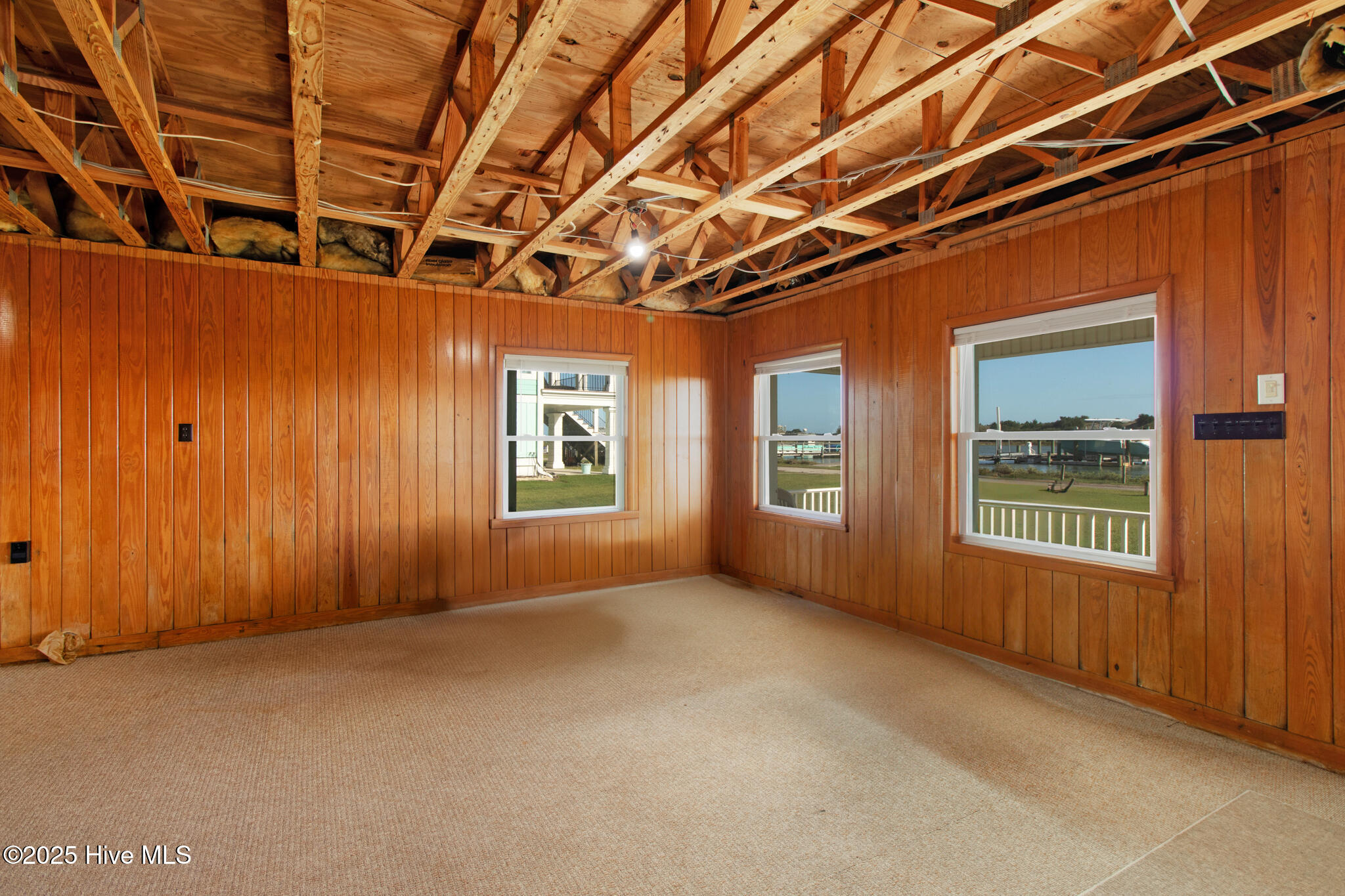 100535334 | Photo 35