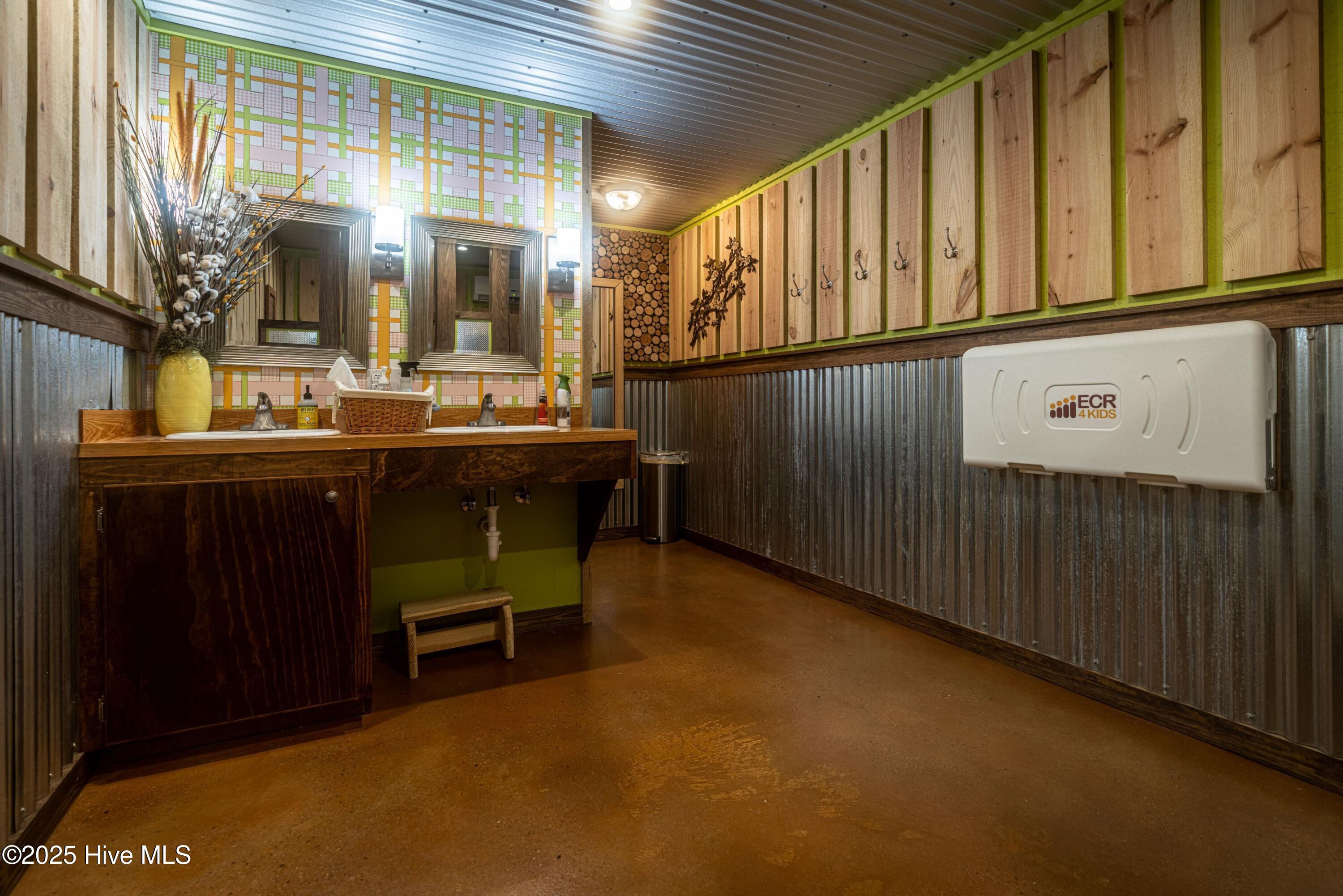 100500621 | Photo 15