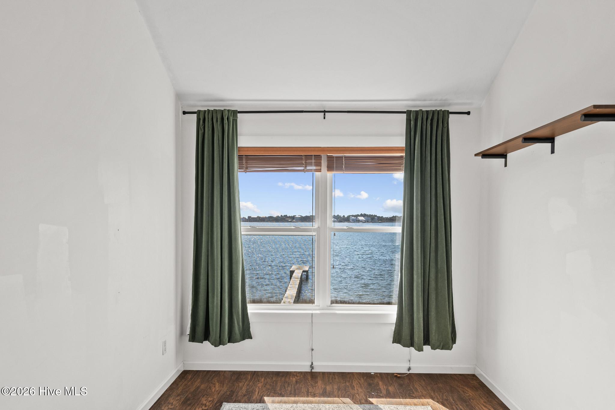 100557619 | Photo 33