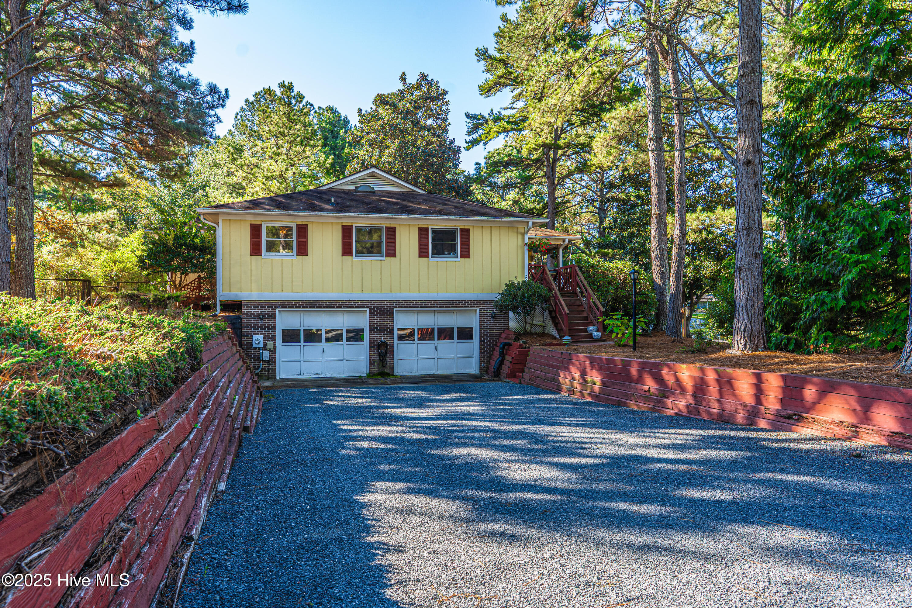 Homes for sale in West End, NC | 105 Greentree Ct, West End, NC 27376 | MLS# 100538276
