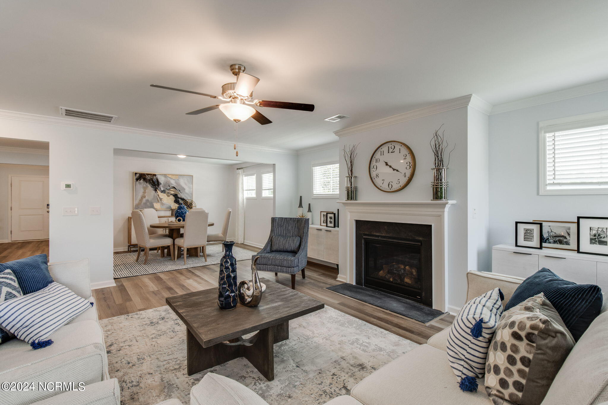 100556823 | Photo 35