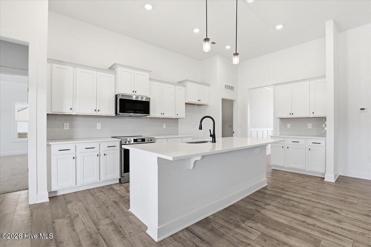 100562630 | Photo 11