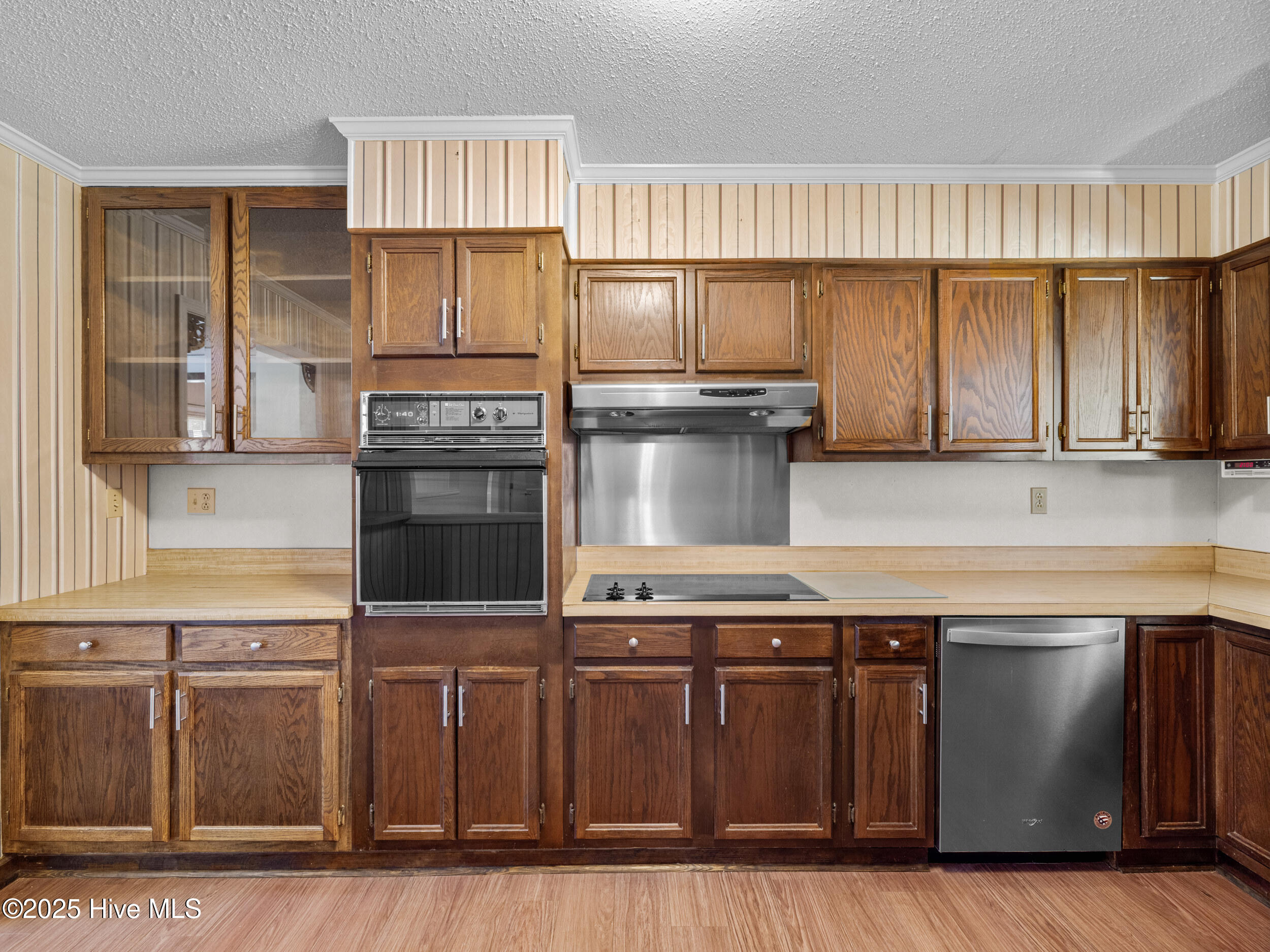 100544325 | Photo 22