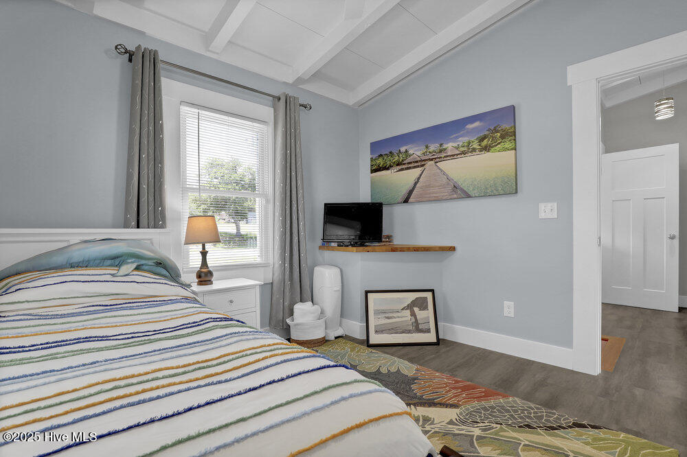 100556855 | Photo 15