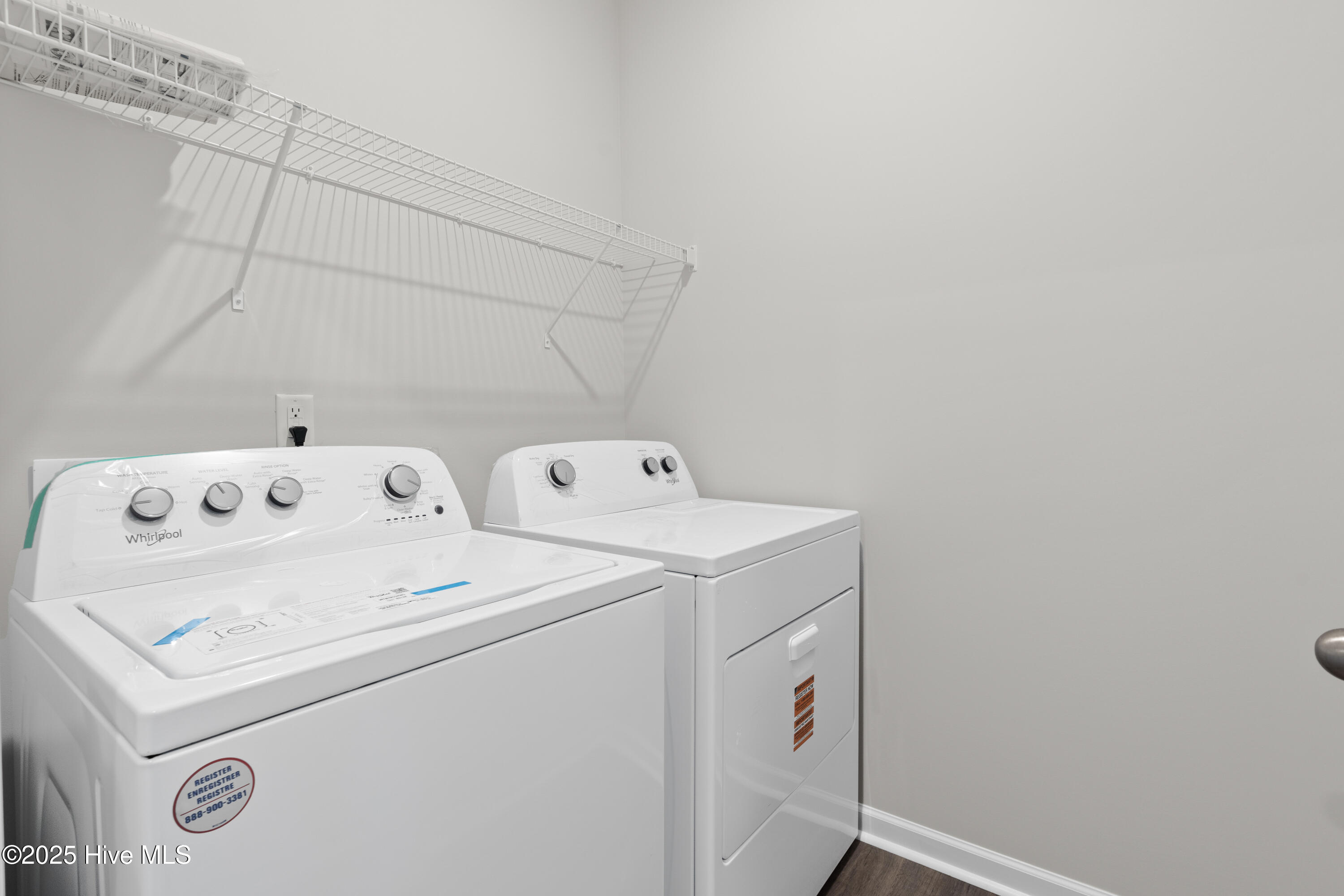 100546082 | Photo 23