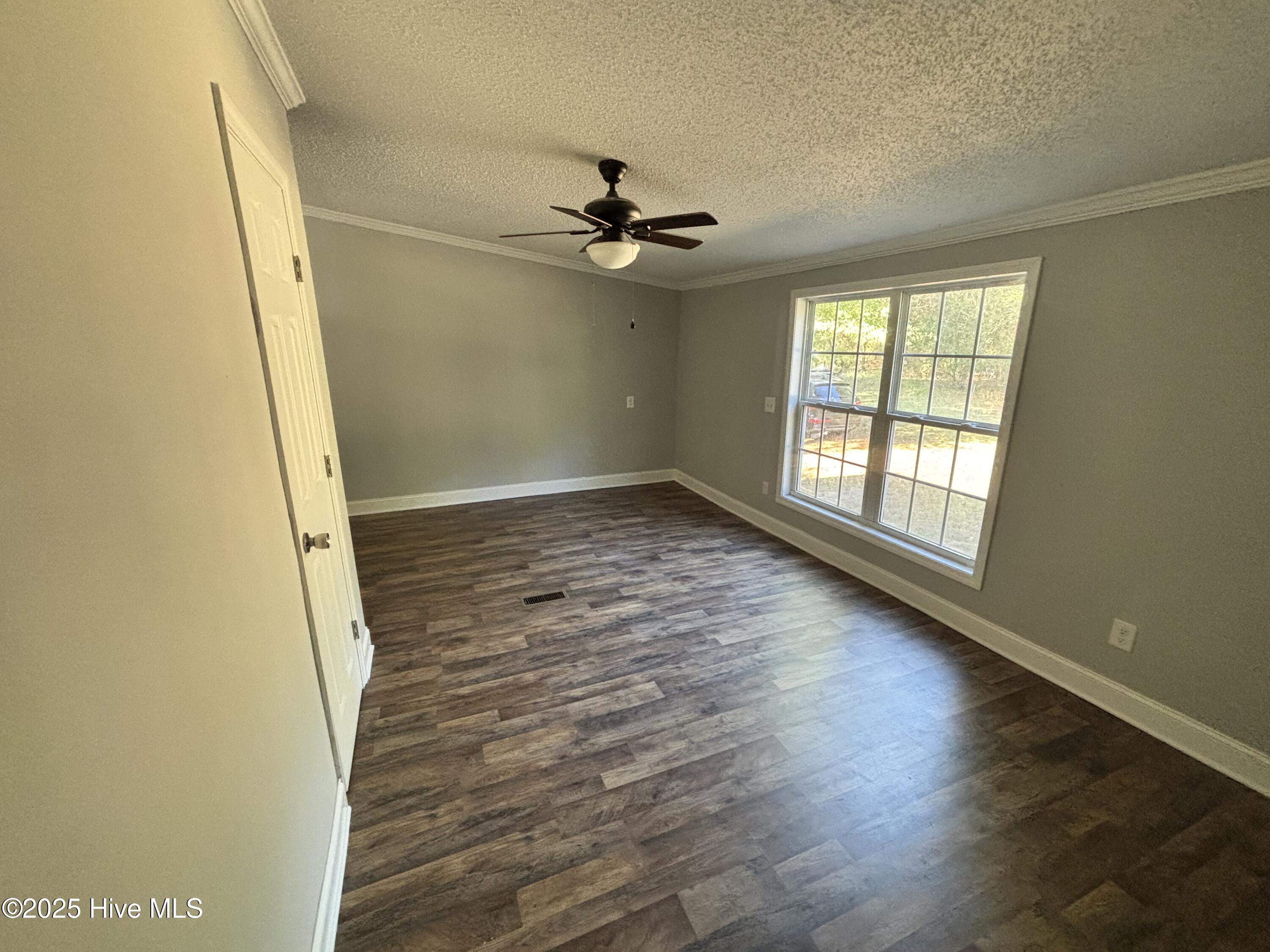 Homes for sale in Clinton, NC | 367 Hood Ln, Clinton, NC 28328 | MLS# 100538847