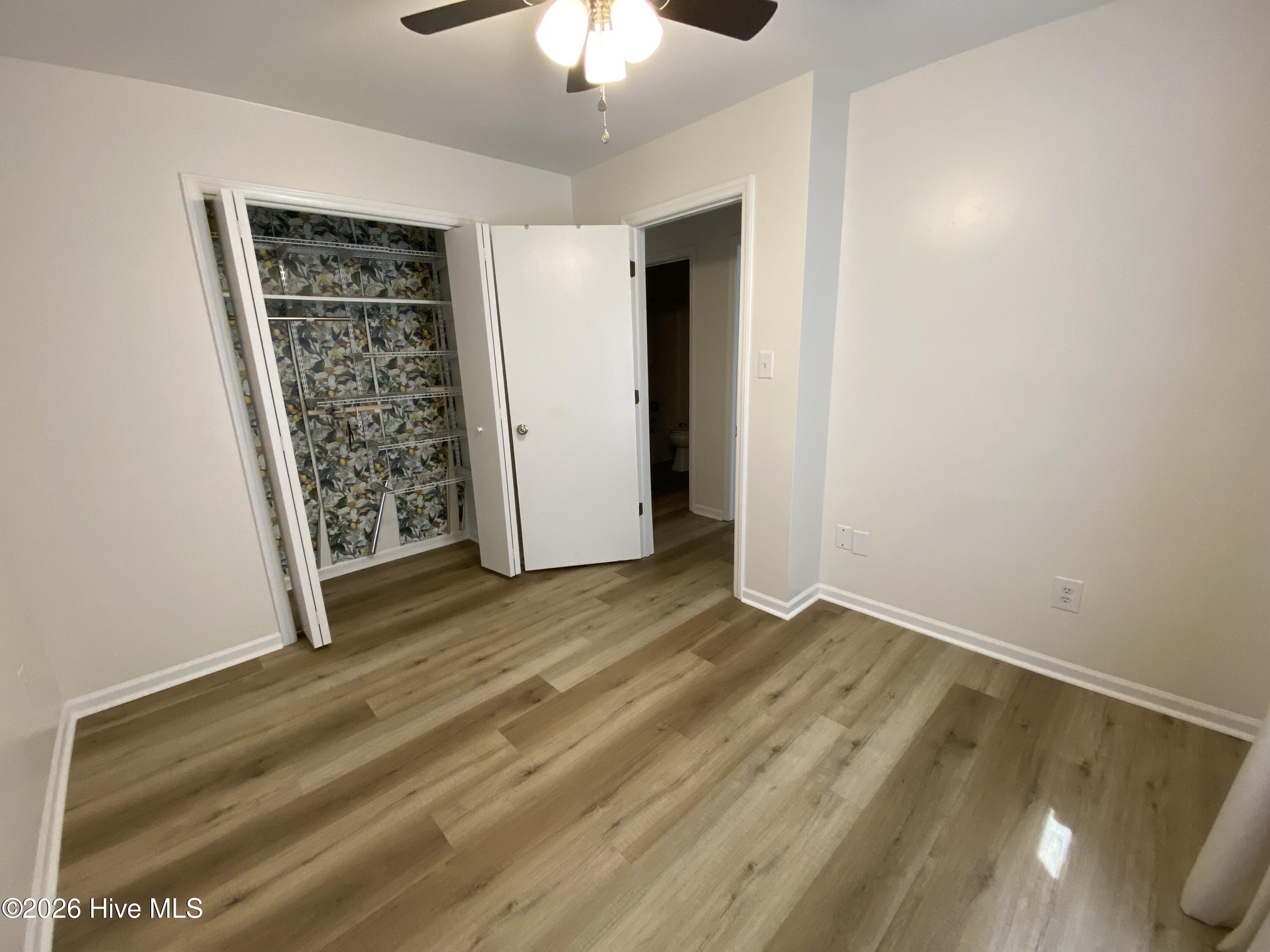 100554671 | Photo 14