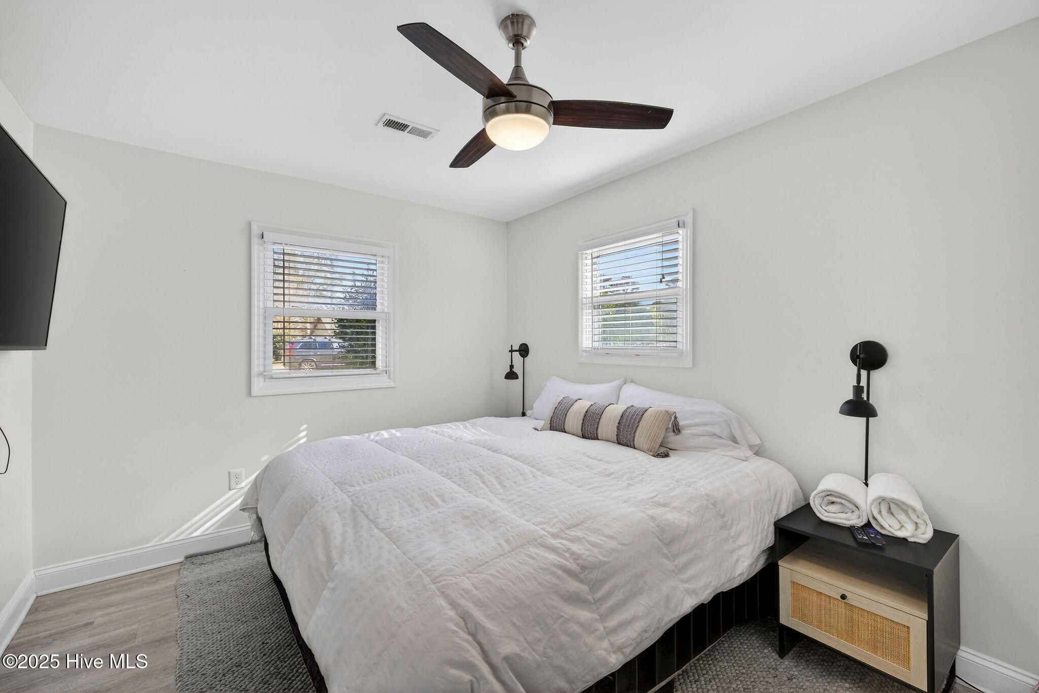 100544240 | Photo 24