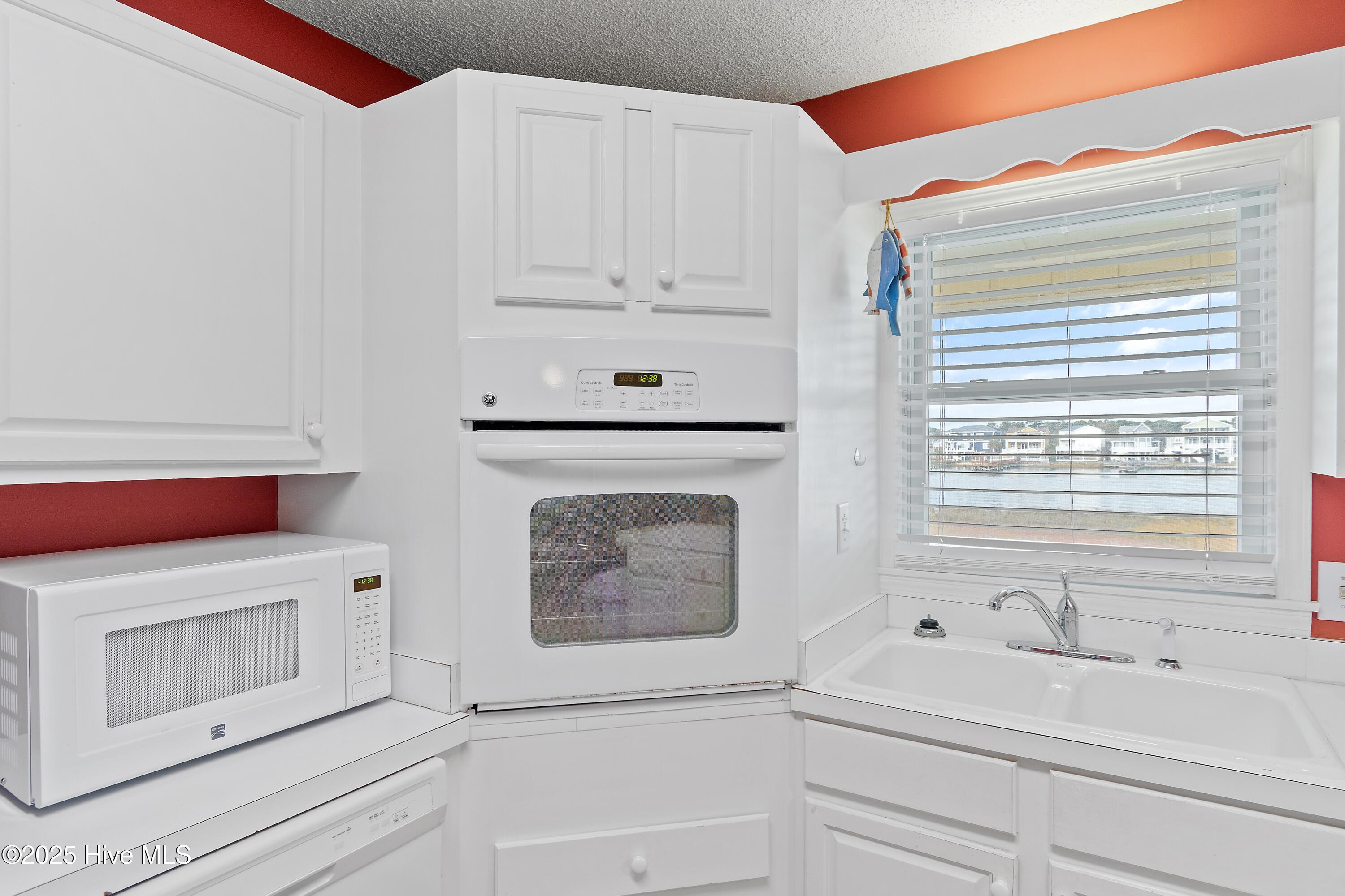 100543177 | Photo 21