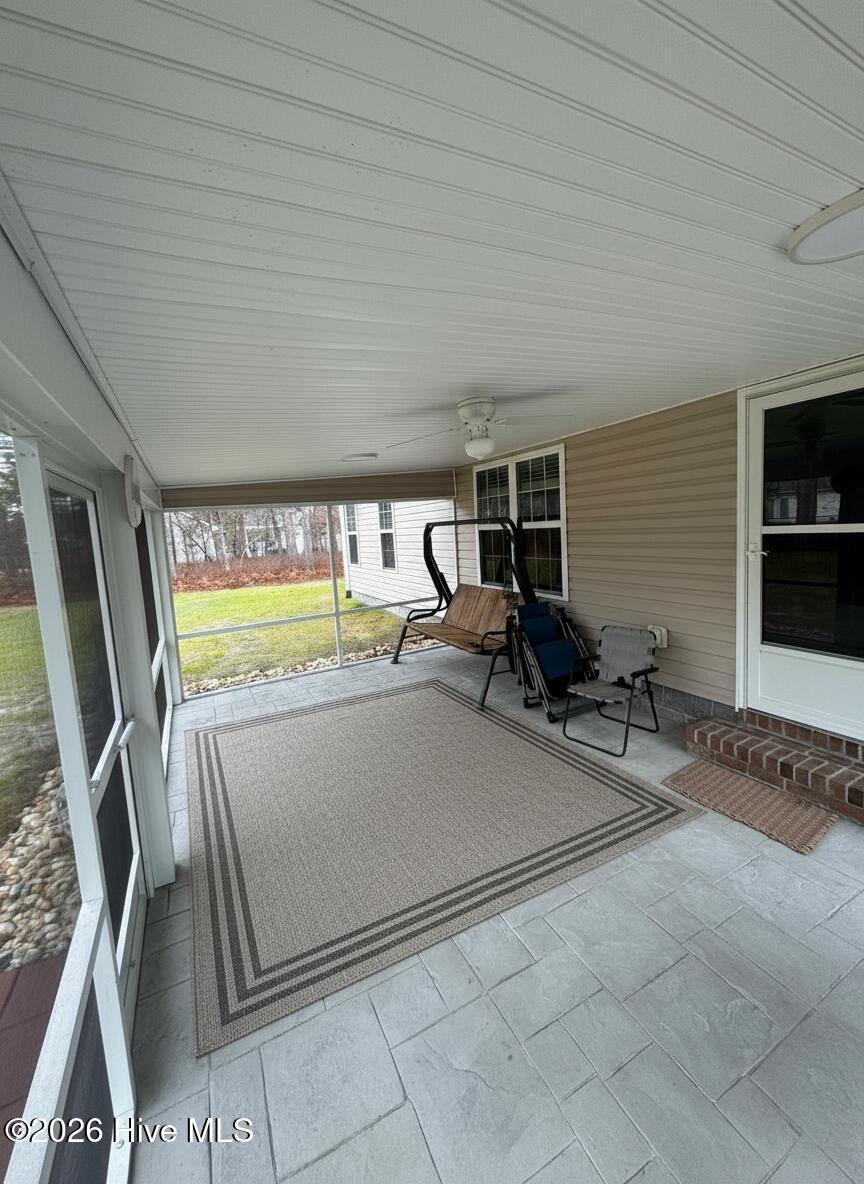 100554098 | Photo 35