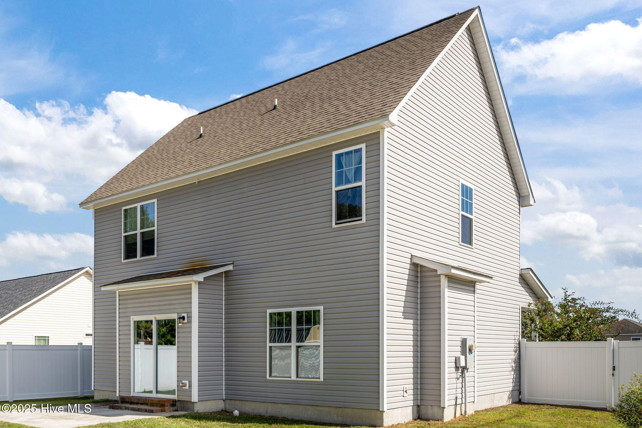 100534756 | Photo 34