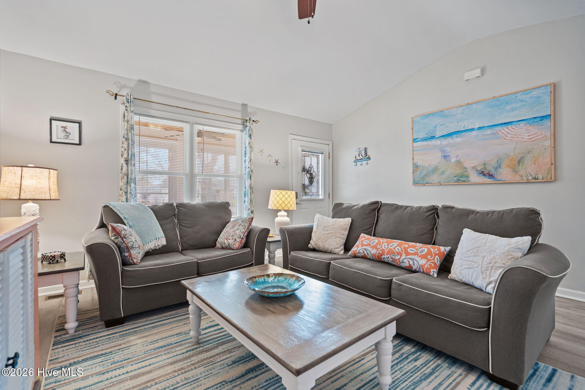 100554076 | Photo 10