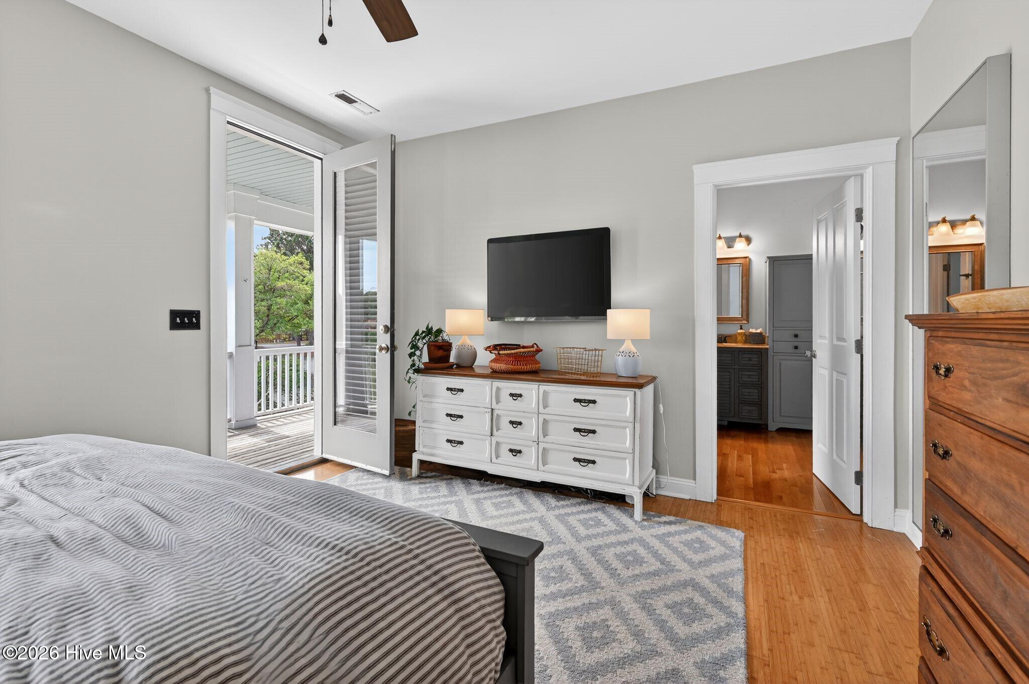 100569921 | Photo 26