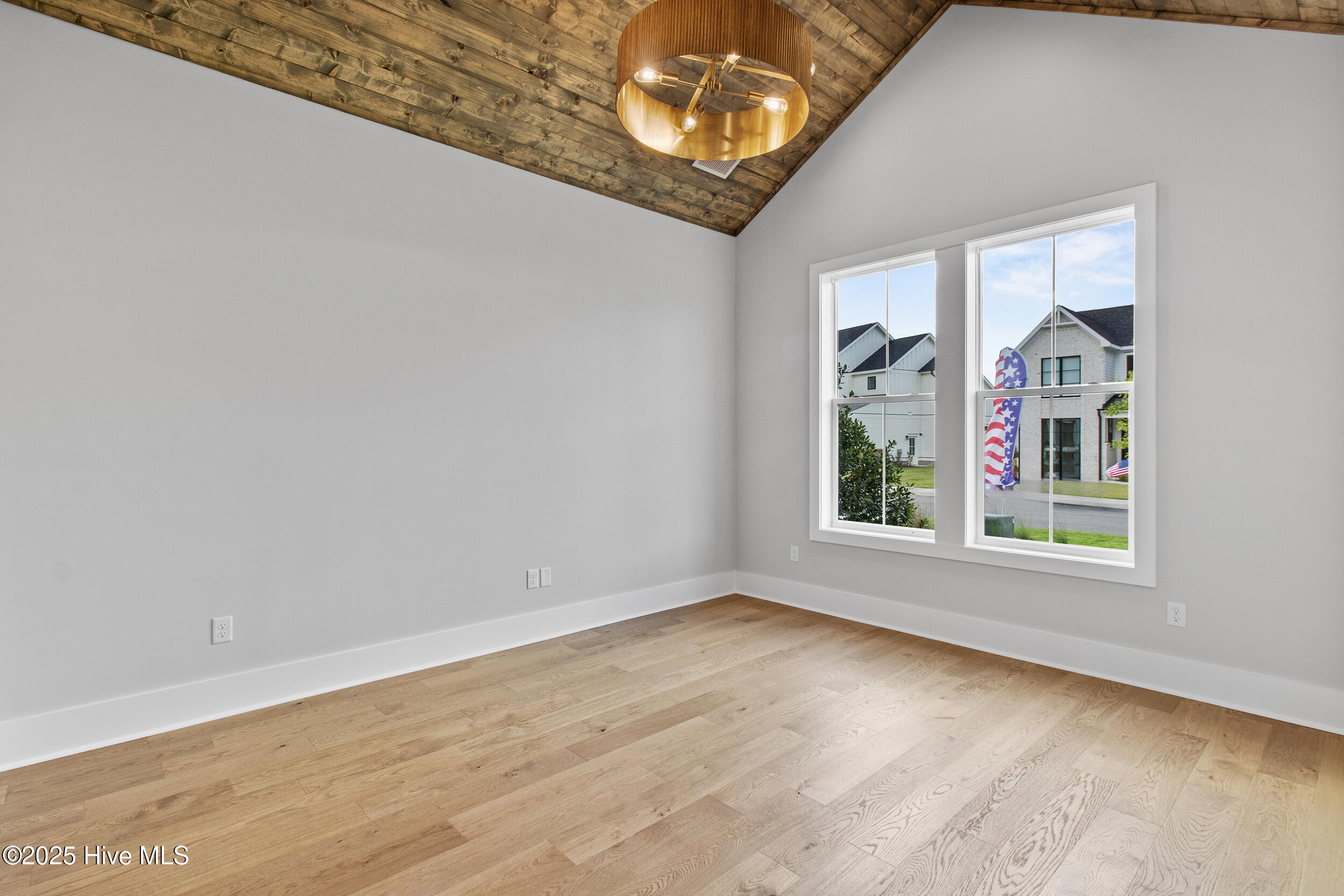 Wood detailing on the ceiling of the office