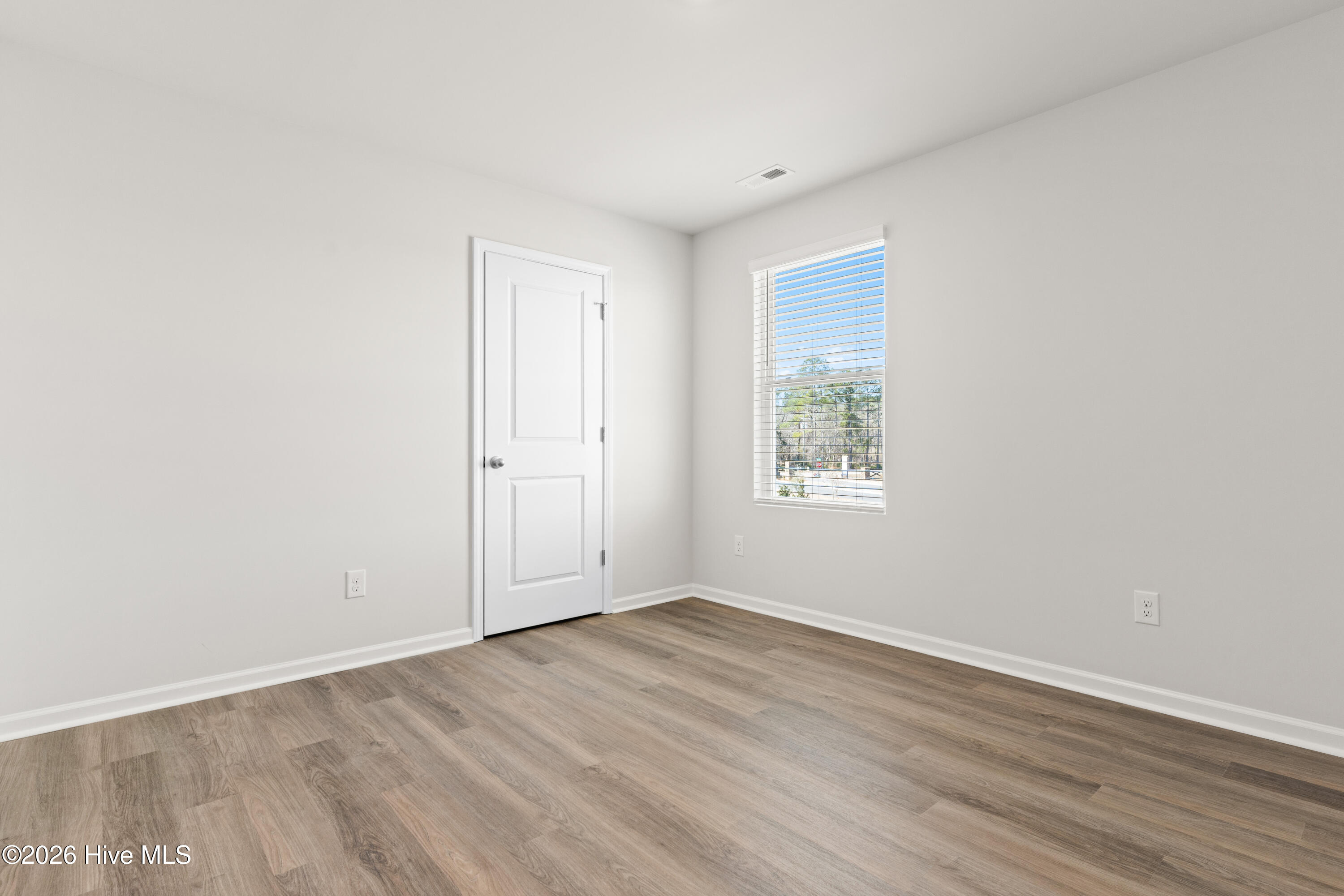 100538604 | Photo 24