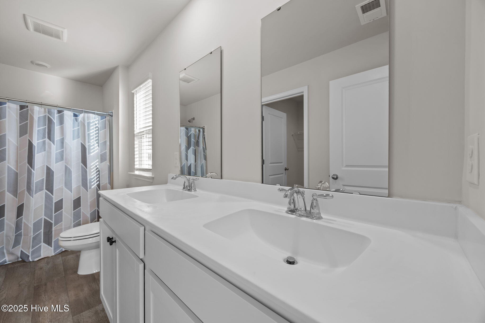 100542693 | Photo 39