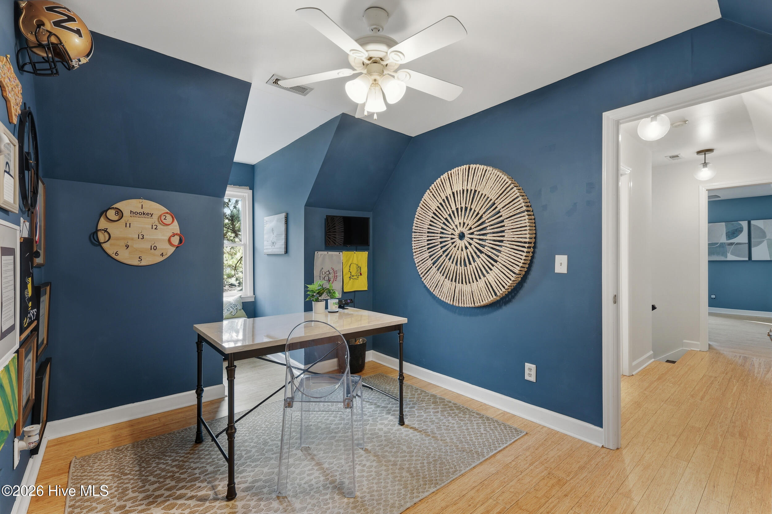 100554860 | Photo 26