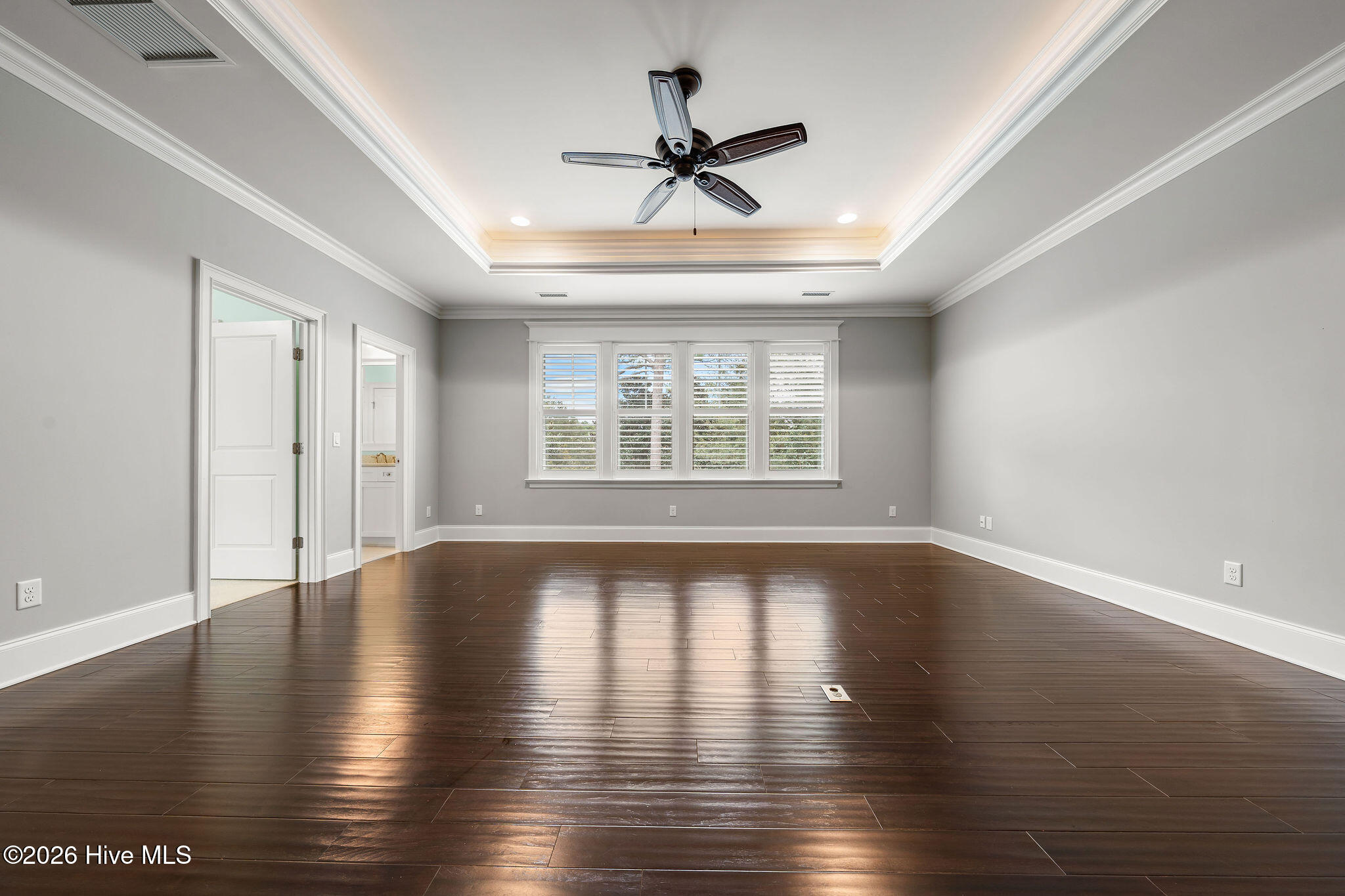 100553604 | Photo 48