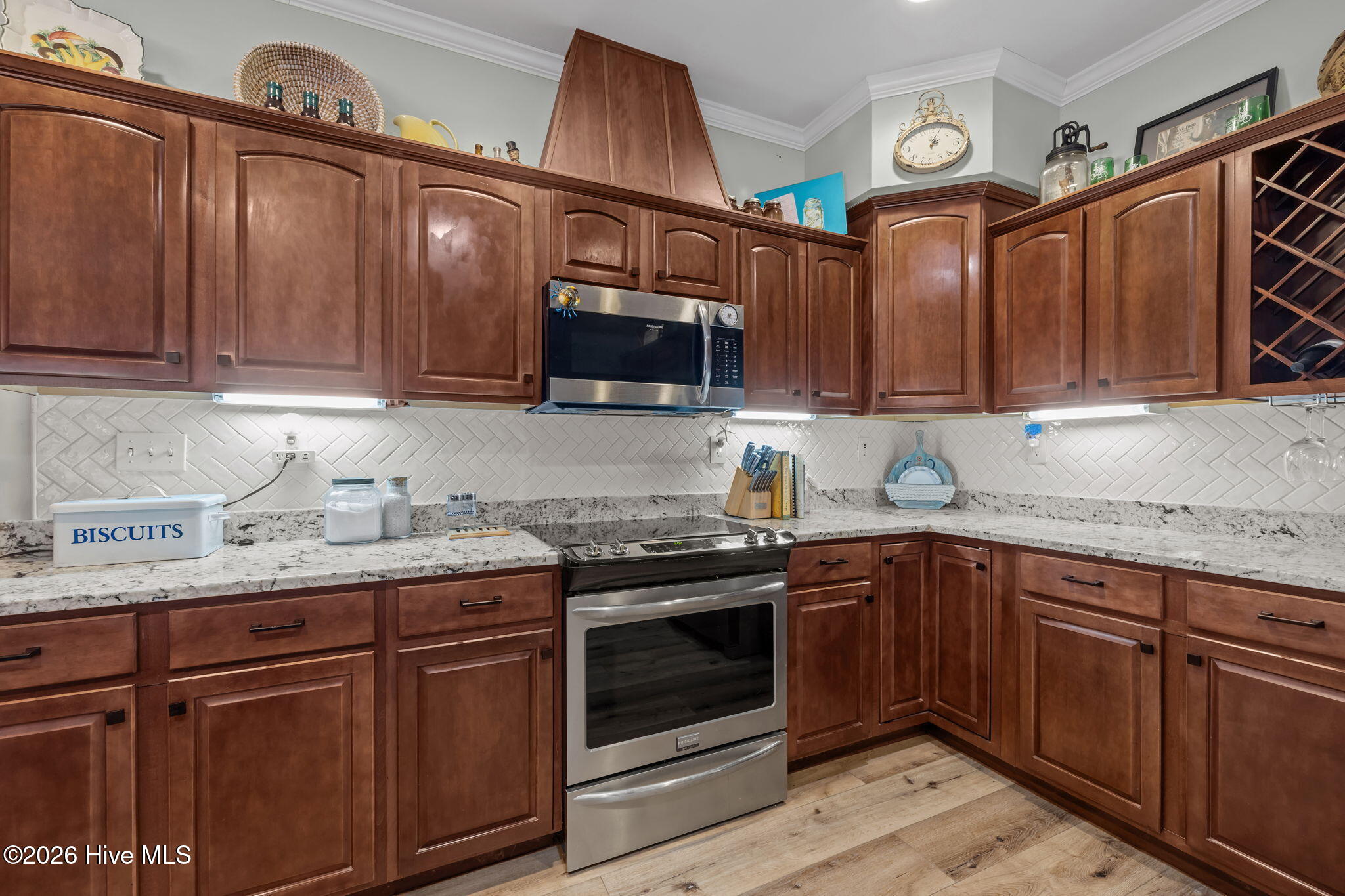 100552900 | Photo 14