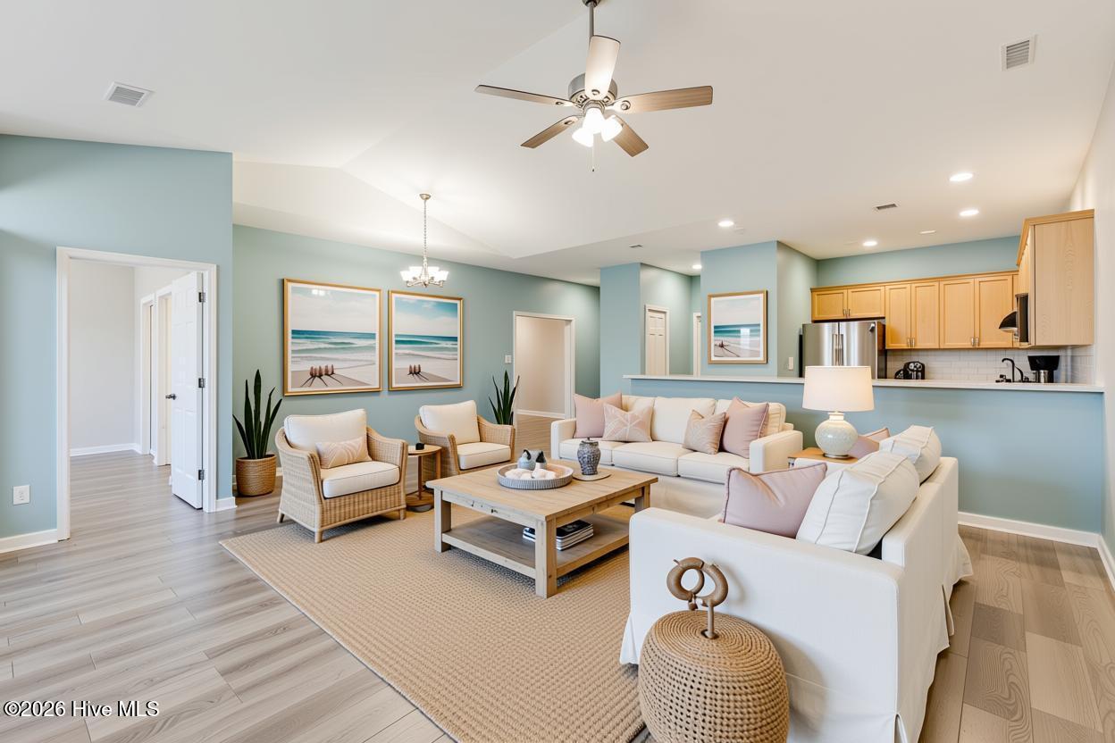 100558016 | Photo 11