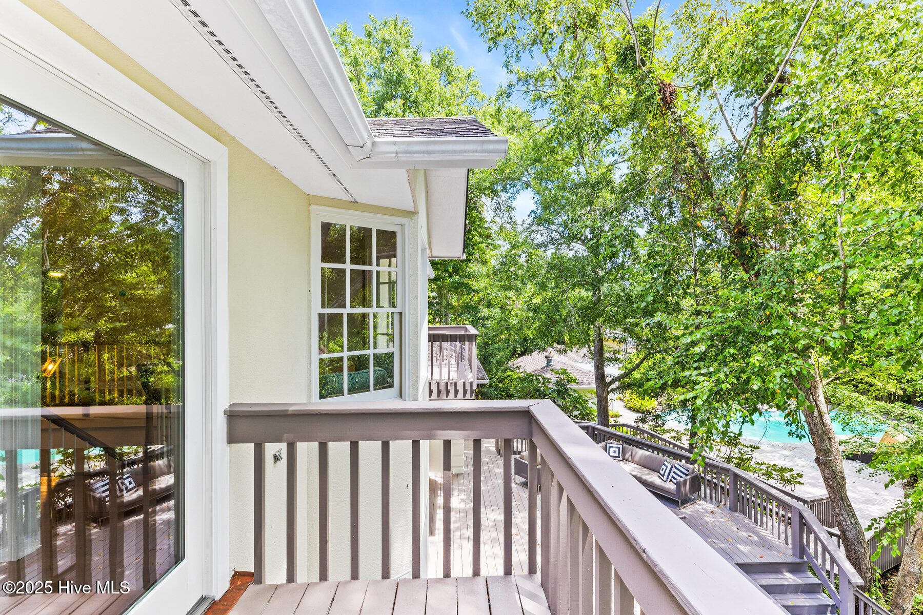 100489617 | Photo 27