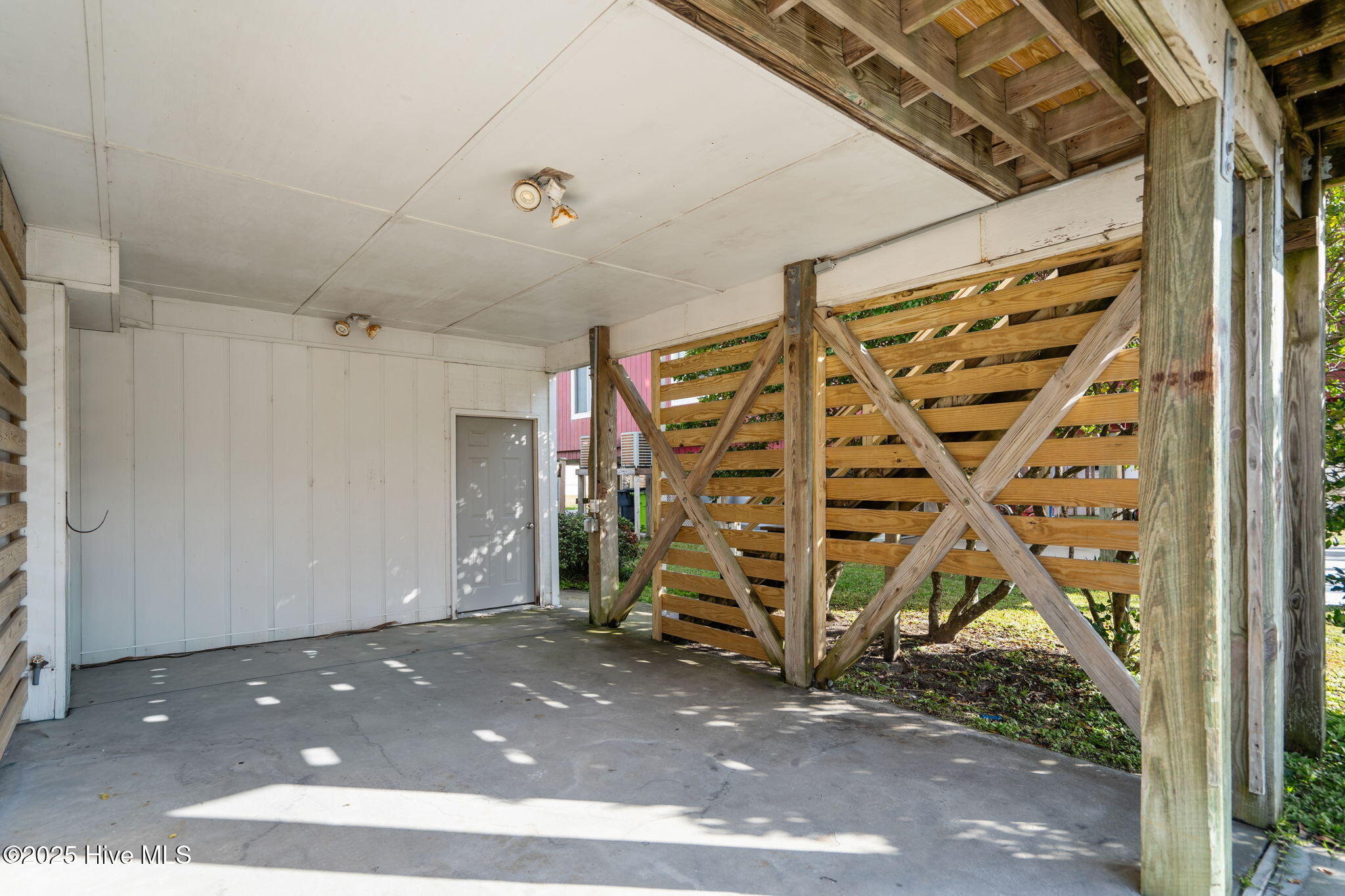 100544620 | Photo 77