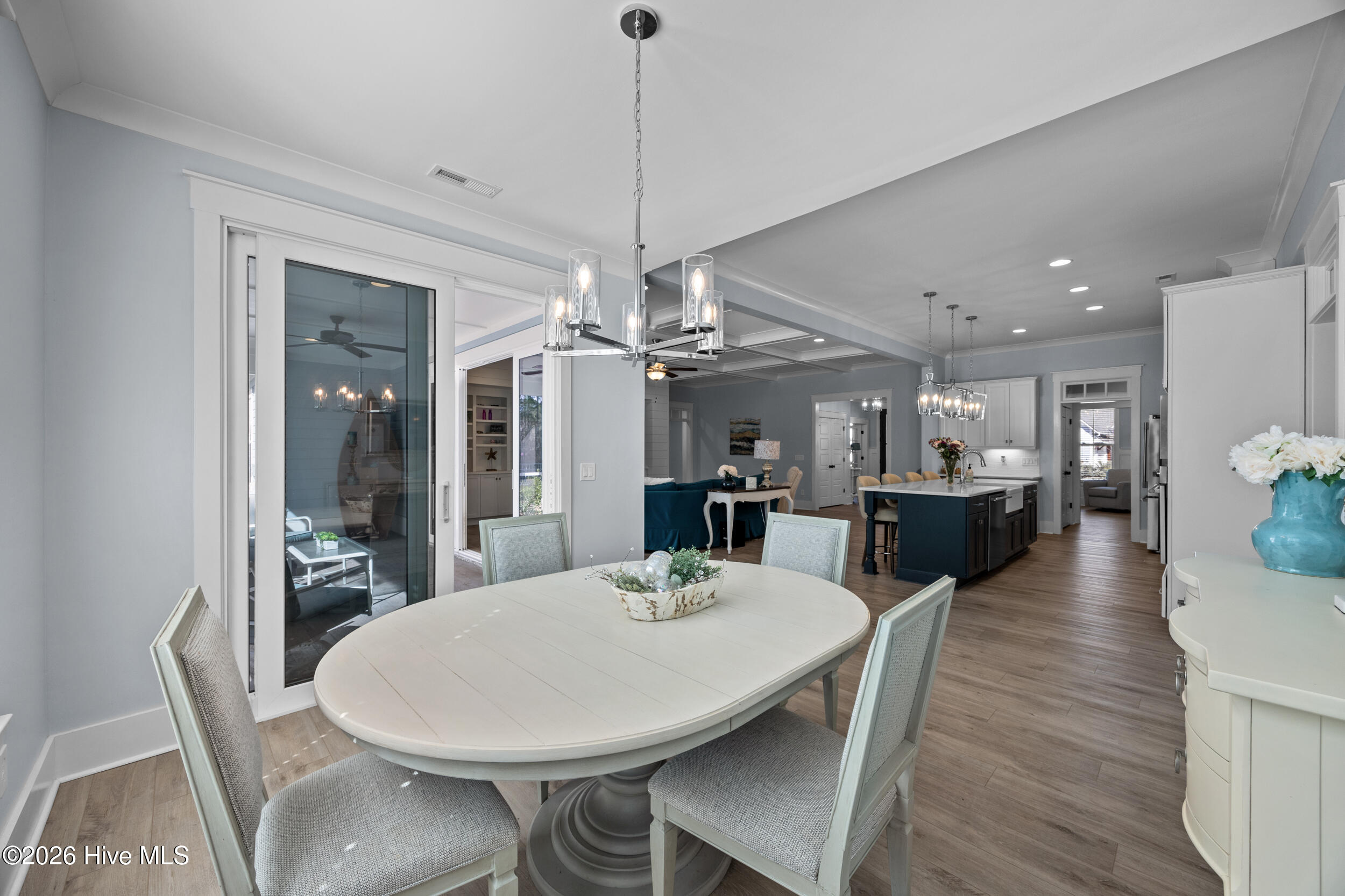 100555433 | Photo 18