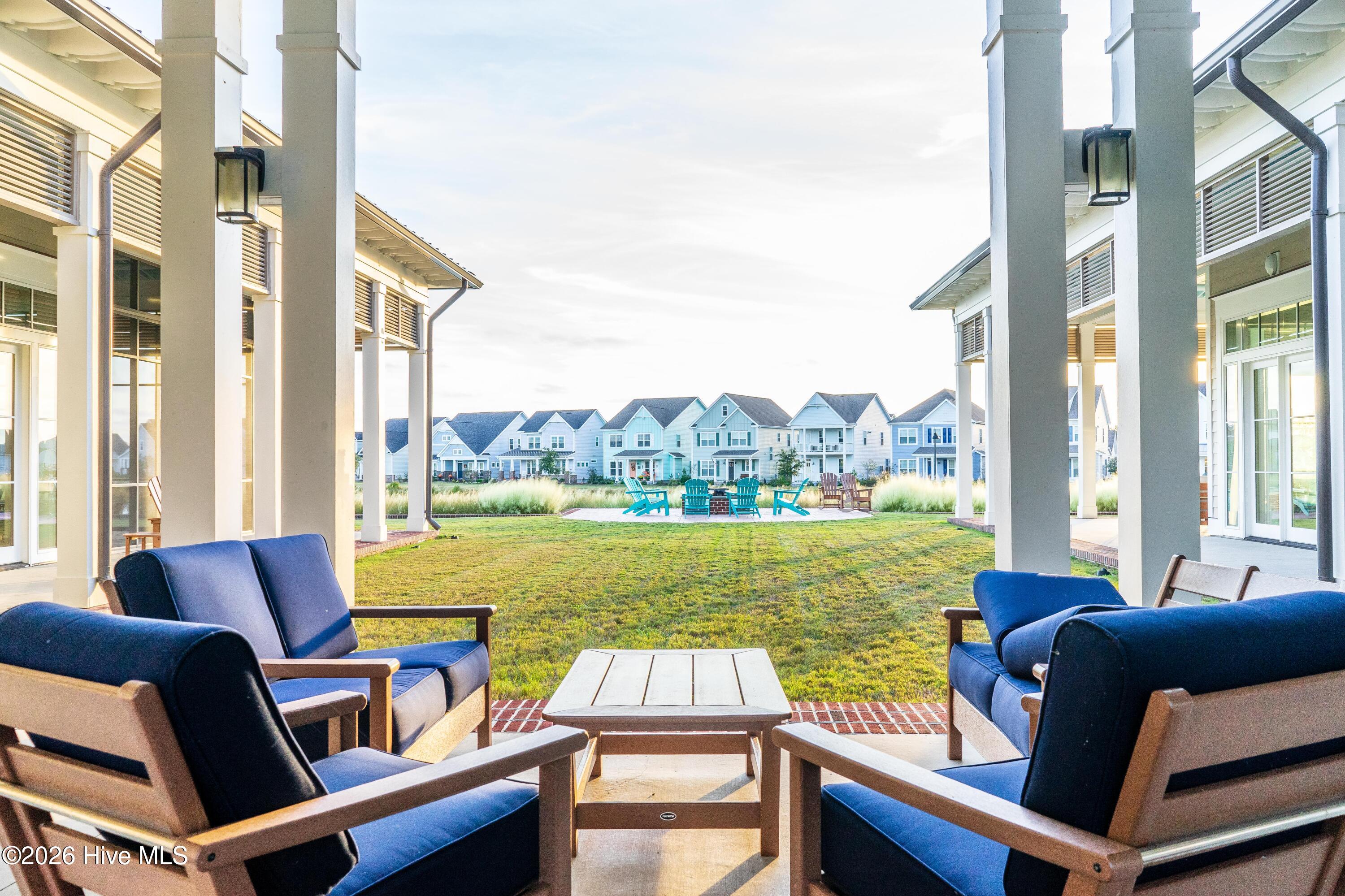 100569190 | Photo 71