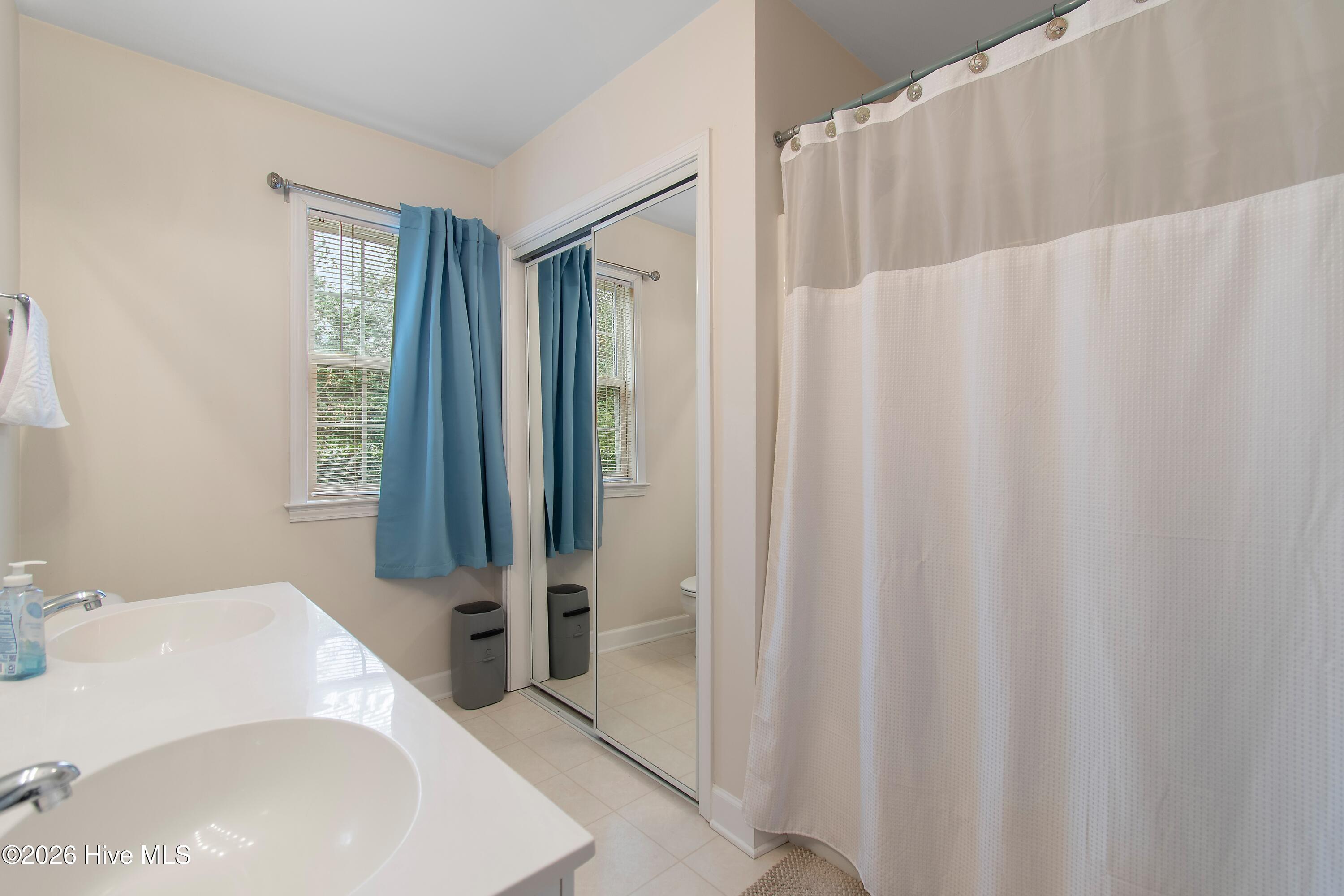 100558212 | Photo 27